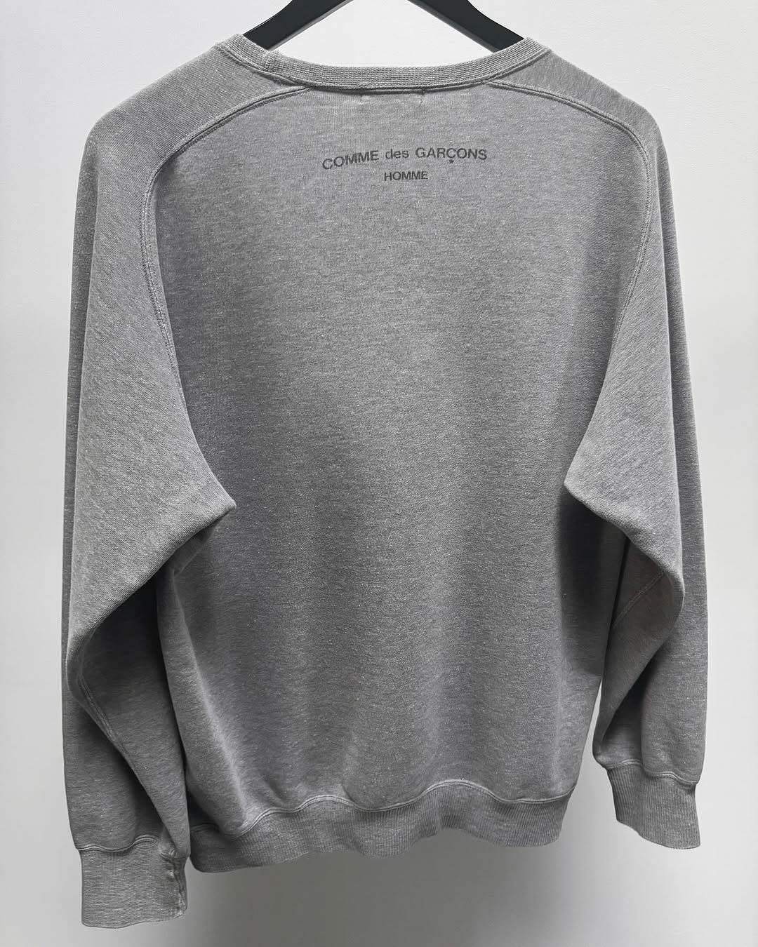untilfaded-1980s-COMME-des-GARCONS-HOMME-GREY-SWEATER-detail-back