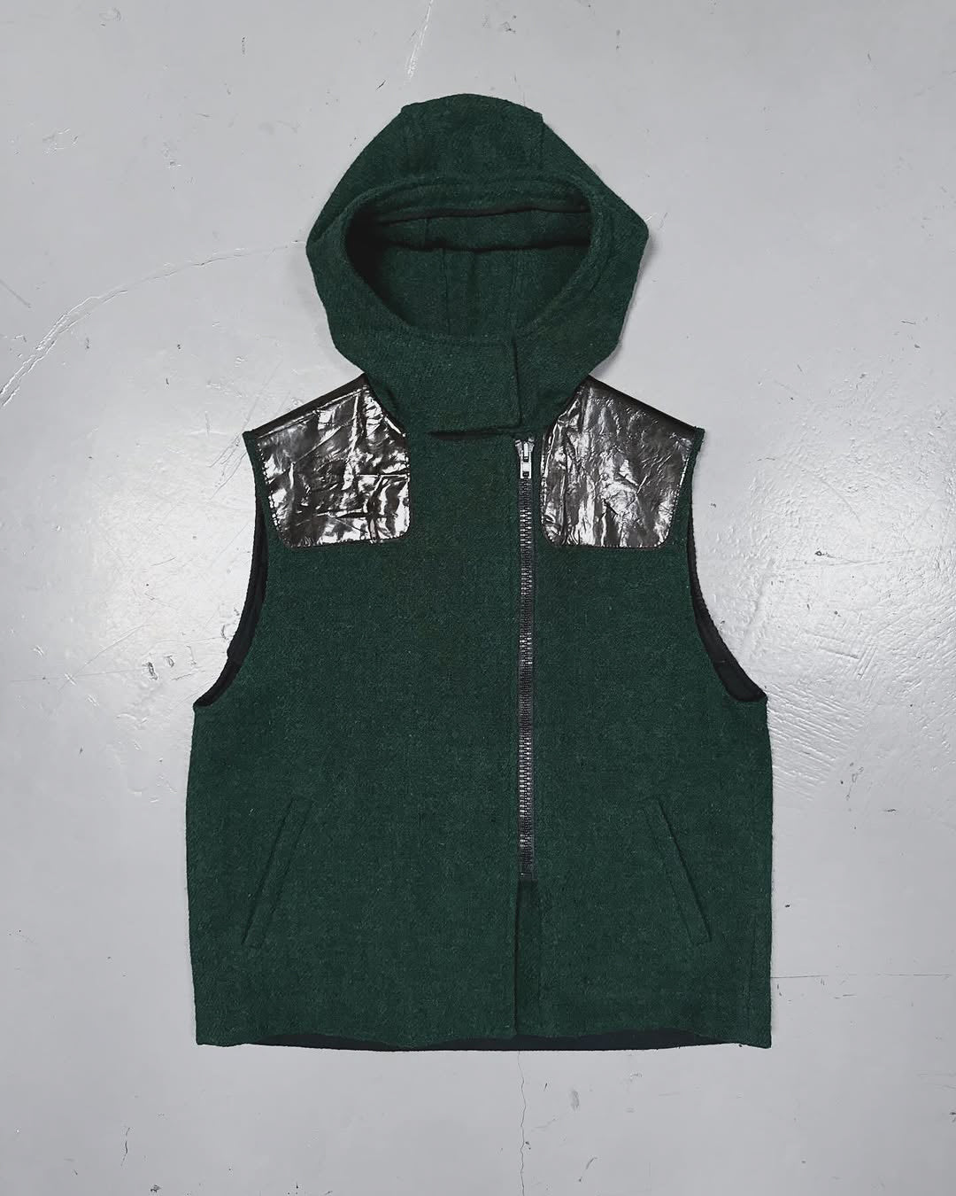 untilfaded-FW02-READY-TO-WEAR-MIU-MIU-VEST-1