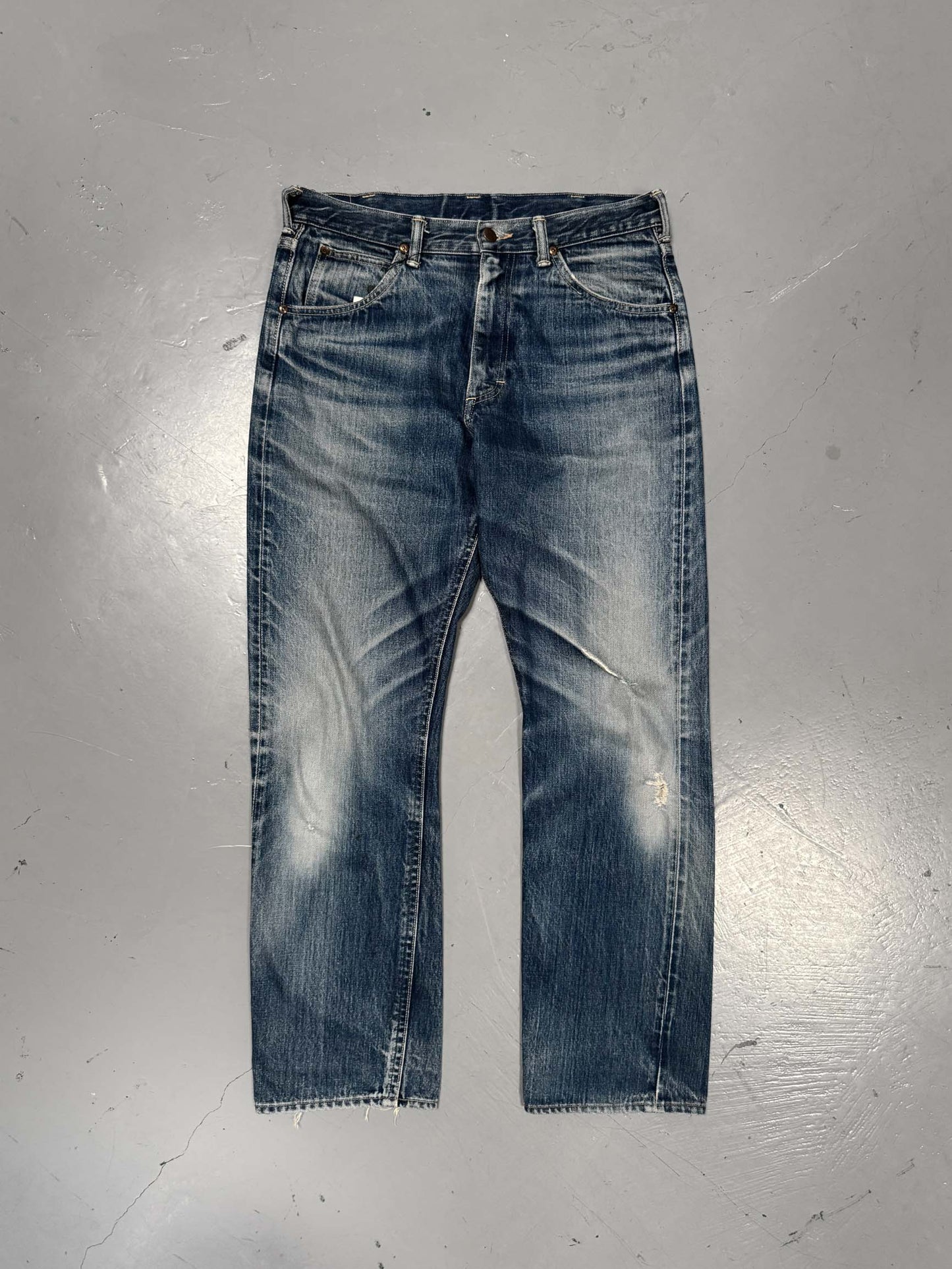 untilfaded-copper-king-distressed-jeans