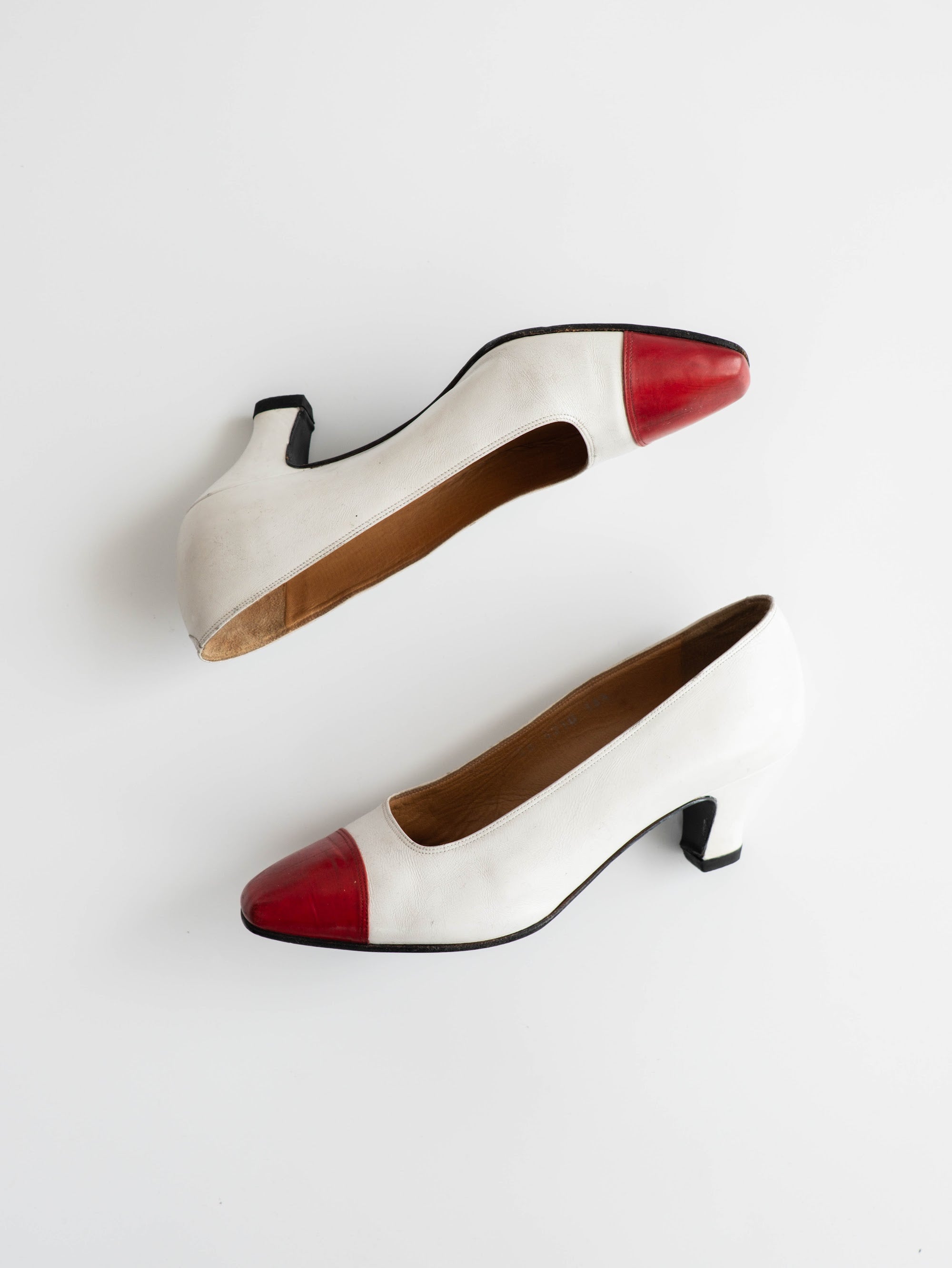 1990s CELINE WHITE / RED HEELS SIZE 36,5