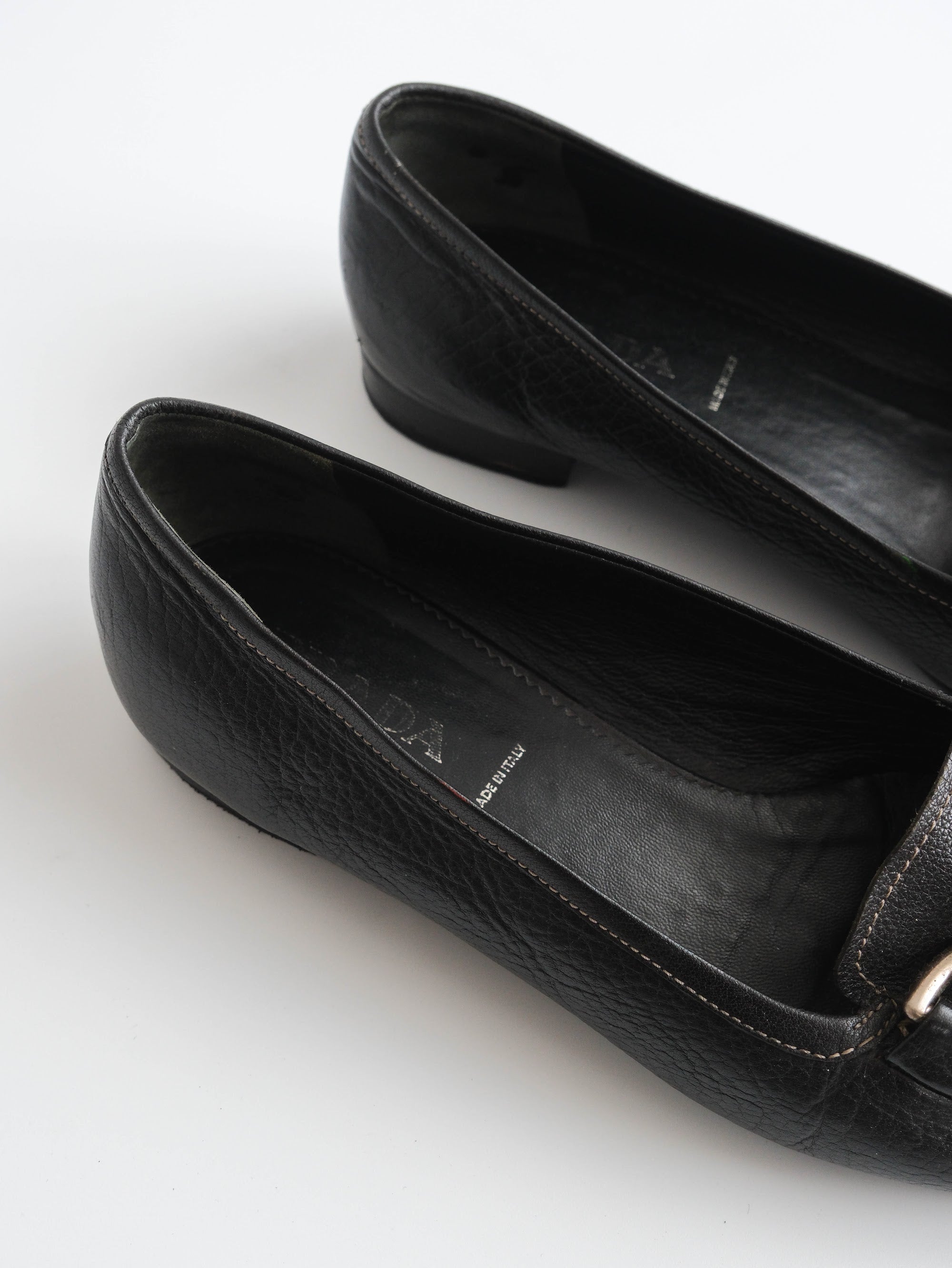 1990s PRADA BLACK FLATS SHOES SIZE 37,5