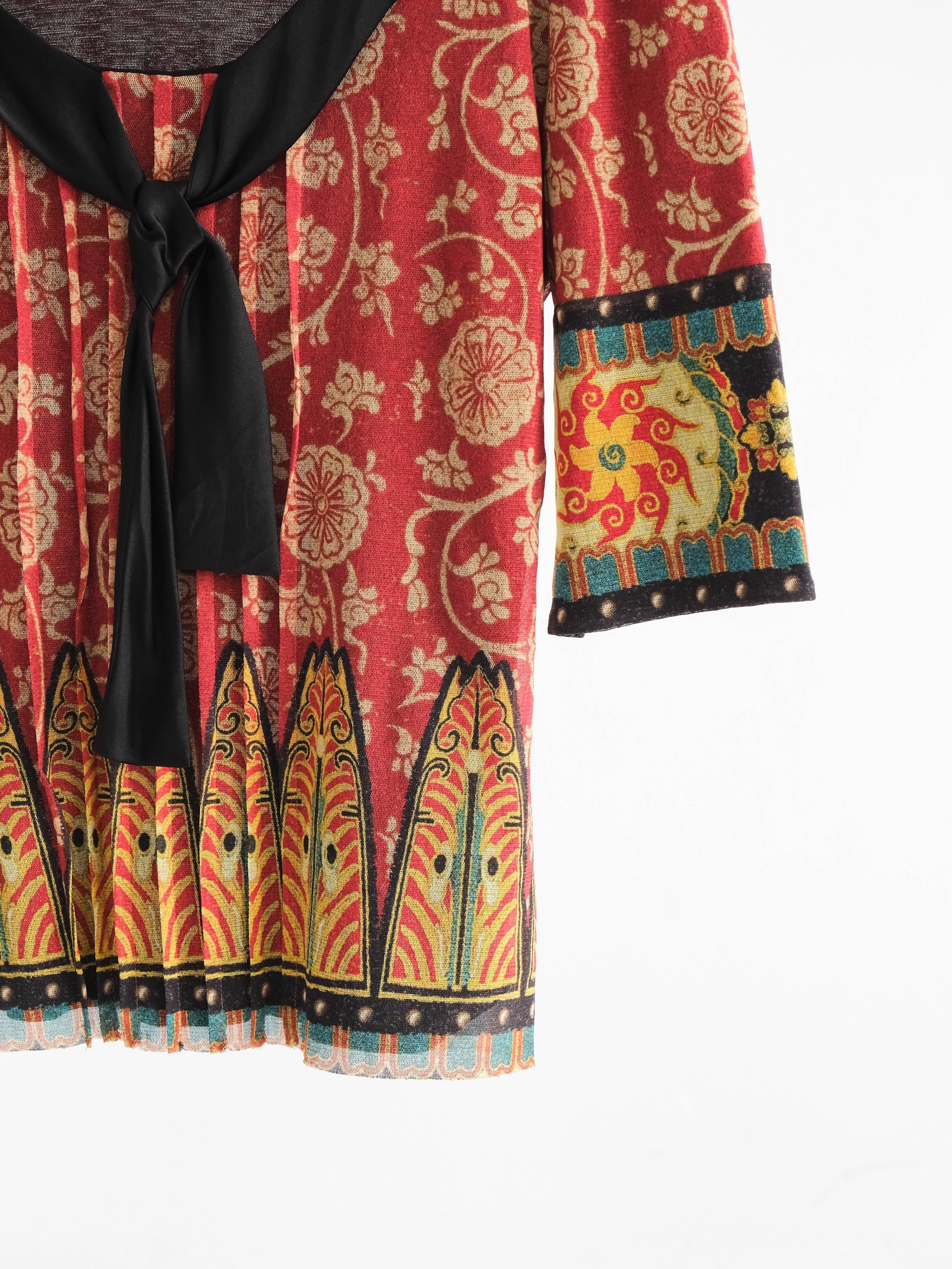 1990s VIVIENNE TAM FLORAL RED PLEATS CHEST SS SHIRT