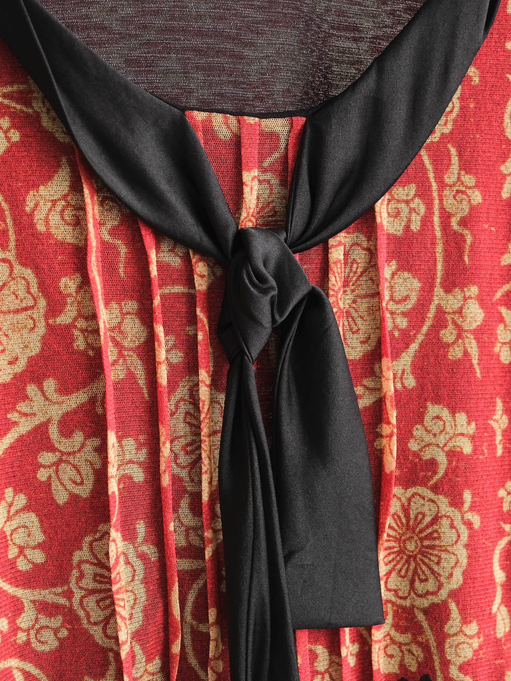 1990s VIVIENNE TAM FLORAL RED PLEATS CHEST SS SHIRT