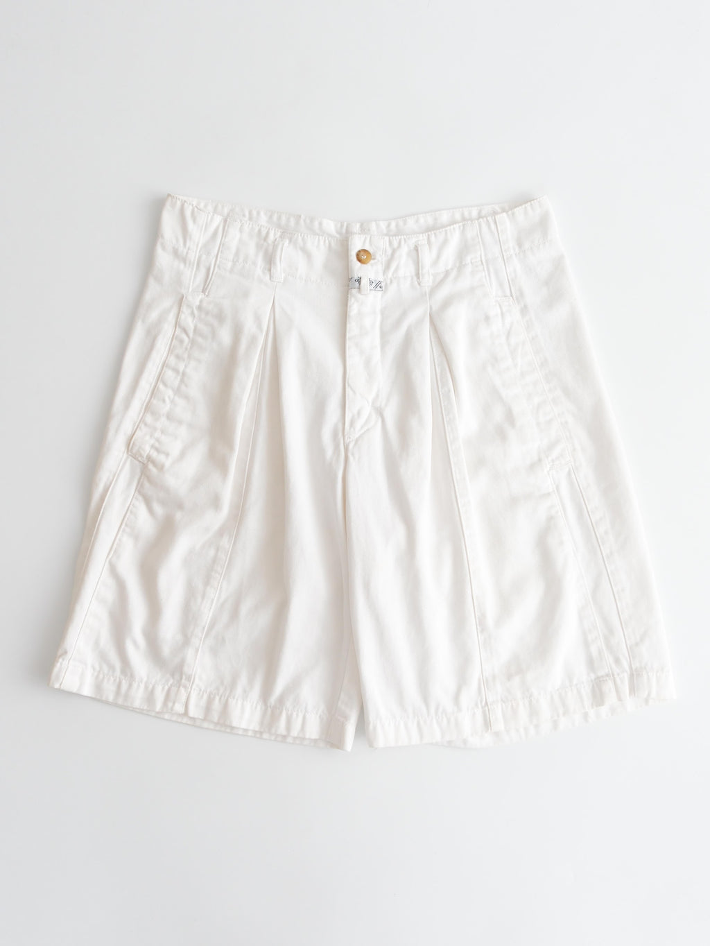 2000s MFG WHITE SHORTS
