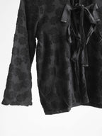 AD2007 CDG FLORAL BLACK TRICOT/ TIE CLOSURE LS SHIRT