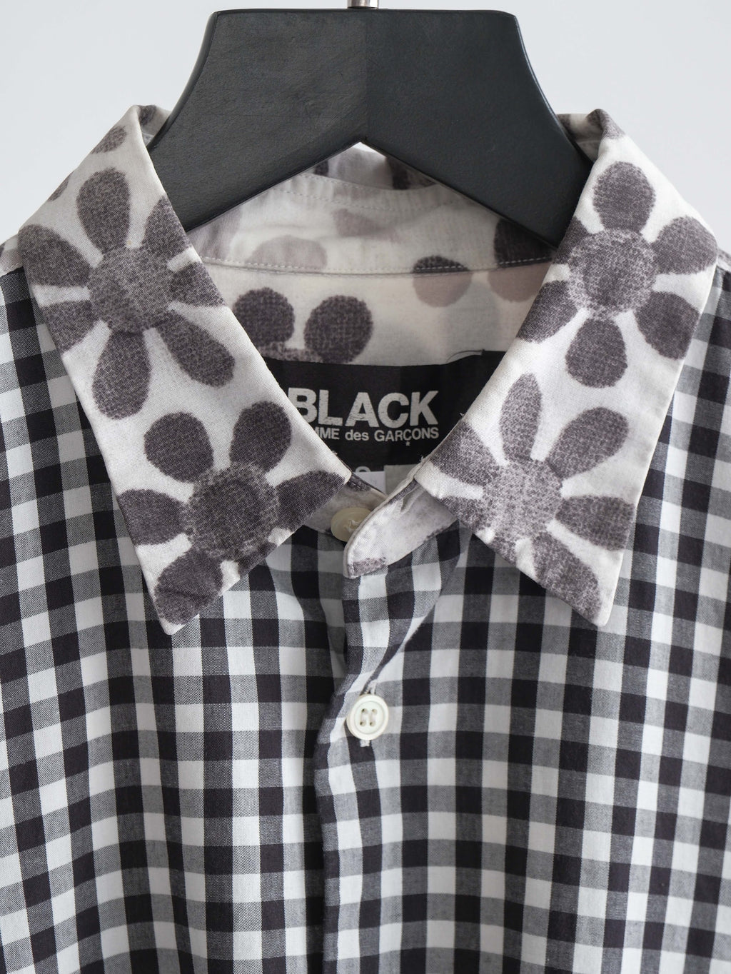 AD2011 CDG PLAID / TARTAN WHITE FLORAL "BLACK" LS SHIRT