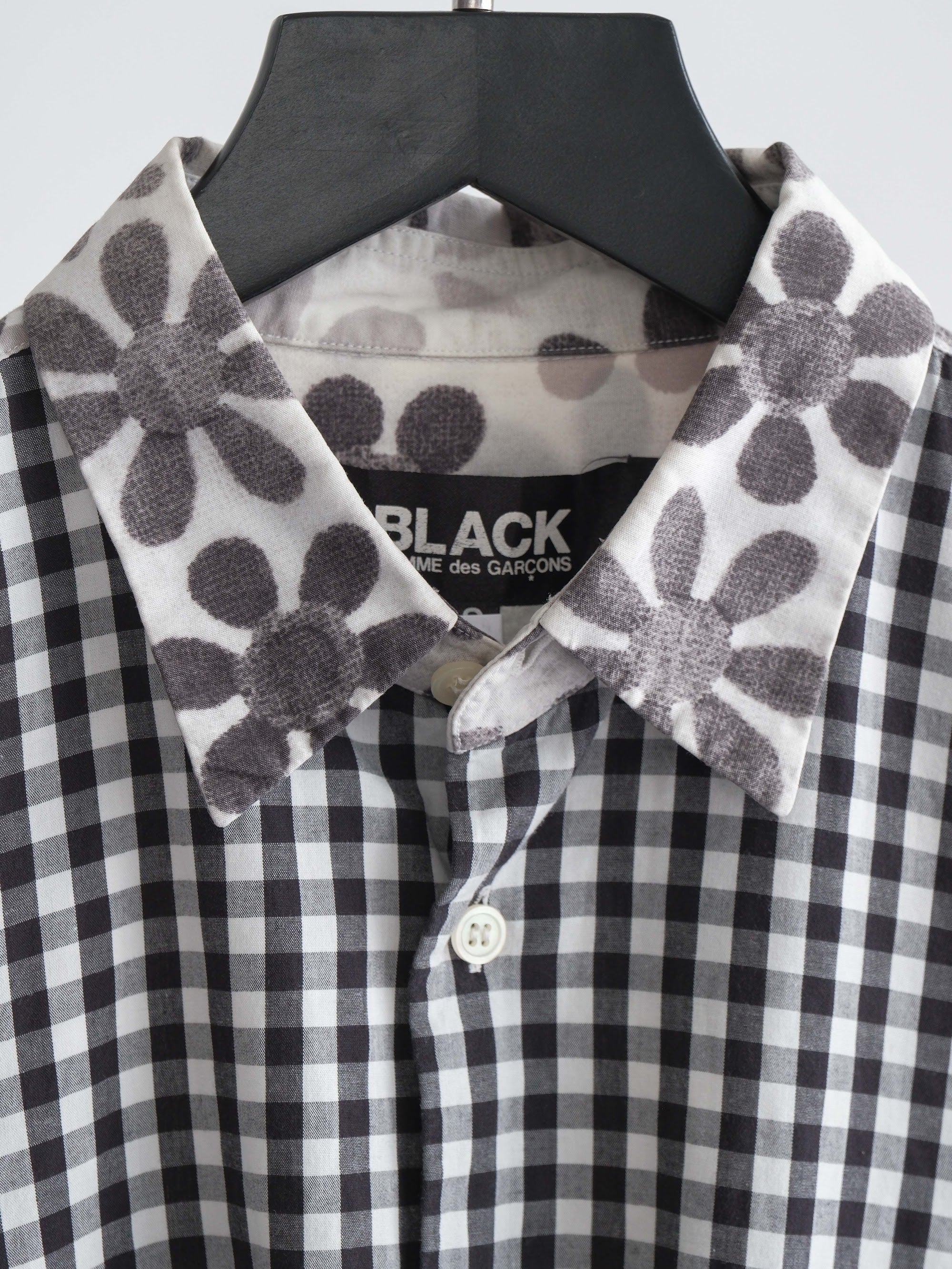AD2011 CDG PLAID / TARTAN WHITE FLORAL "BLACK" LS SHIRT