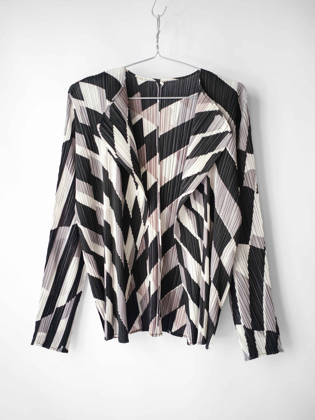 AW2003 ISSEY MIYAKE PLEATSPLEASE PLEATED WHITE GEOMETRIC LS SHIRT