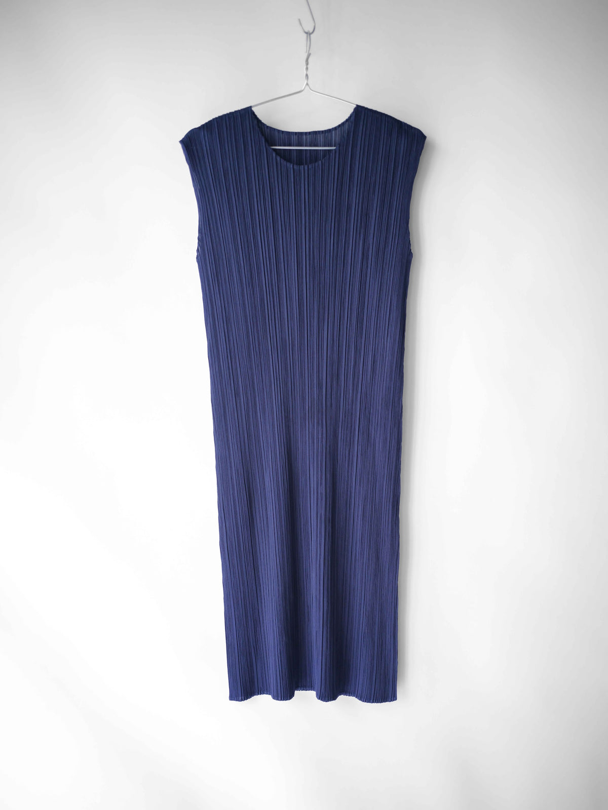 AW2018 ISSEY MIYAKE PLEATSPLEASE PLEATED NAVY DRESS