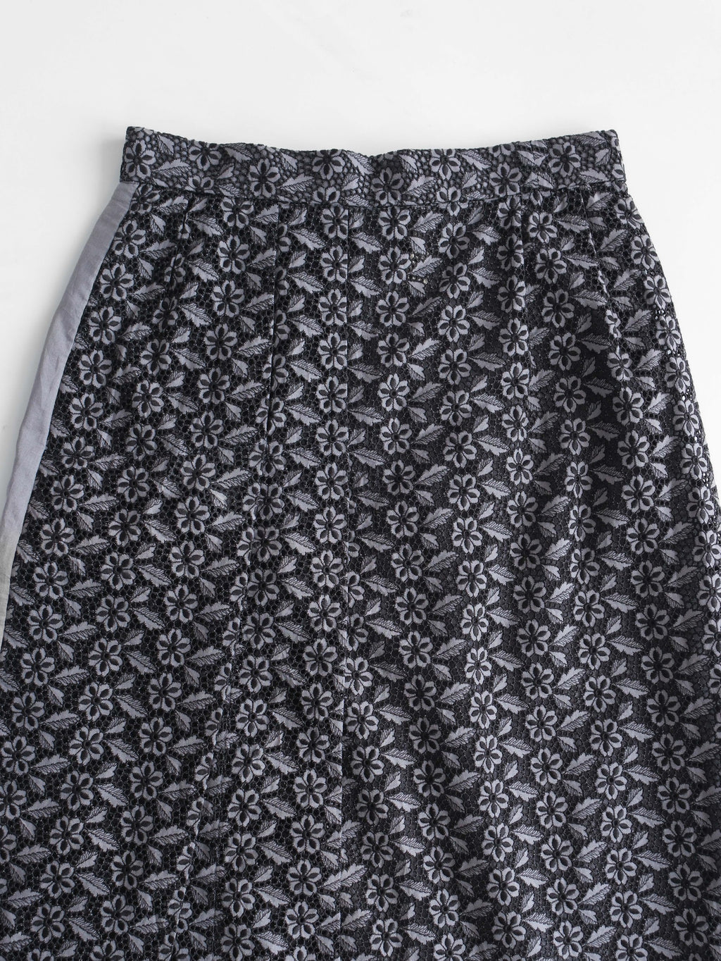 CDG LACE GREY MAIN LINE/ EYELET SKIRT