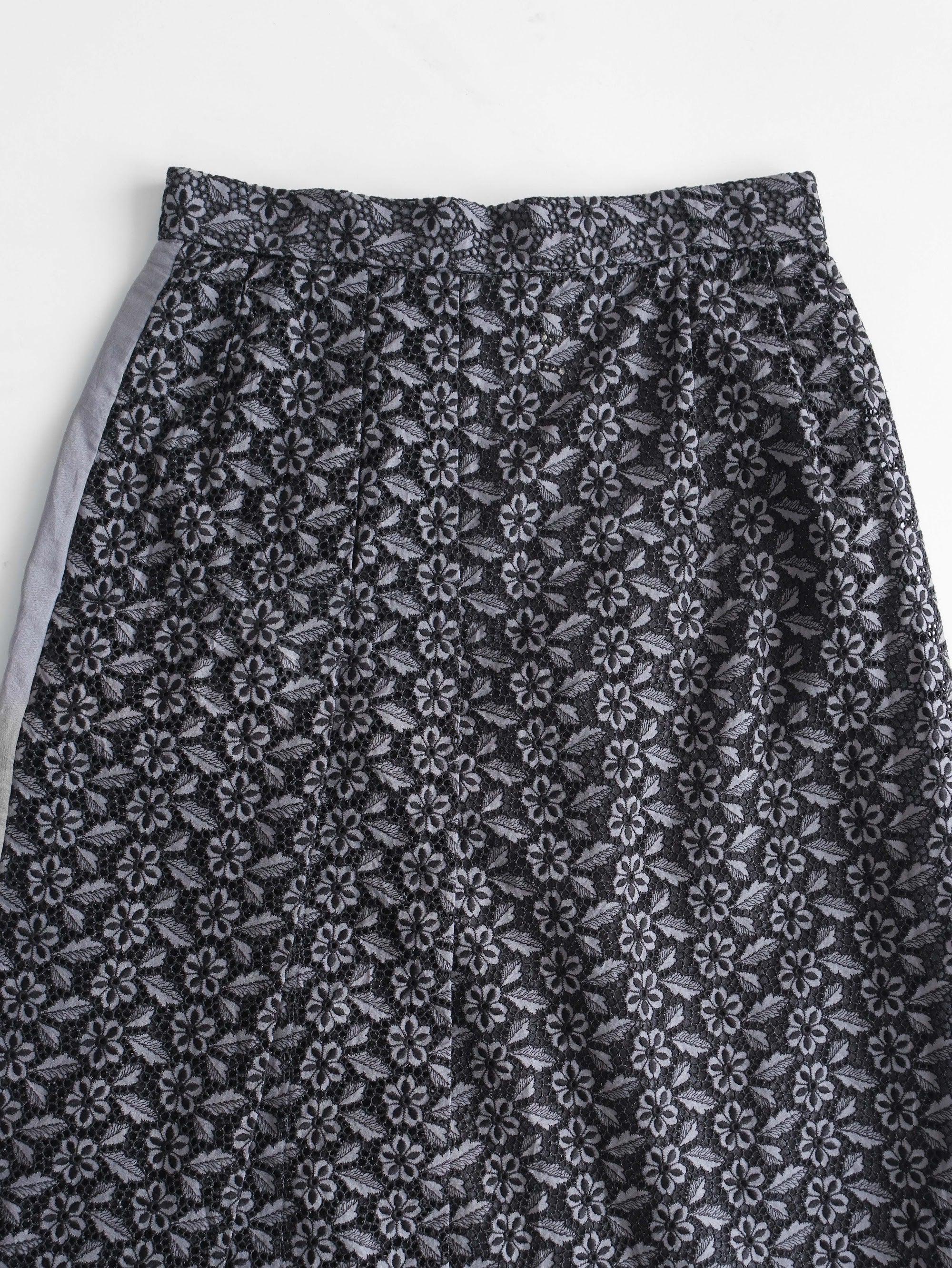 CDG LACE GREY MAIN LINE/ EYELET SKIRT