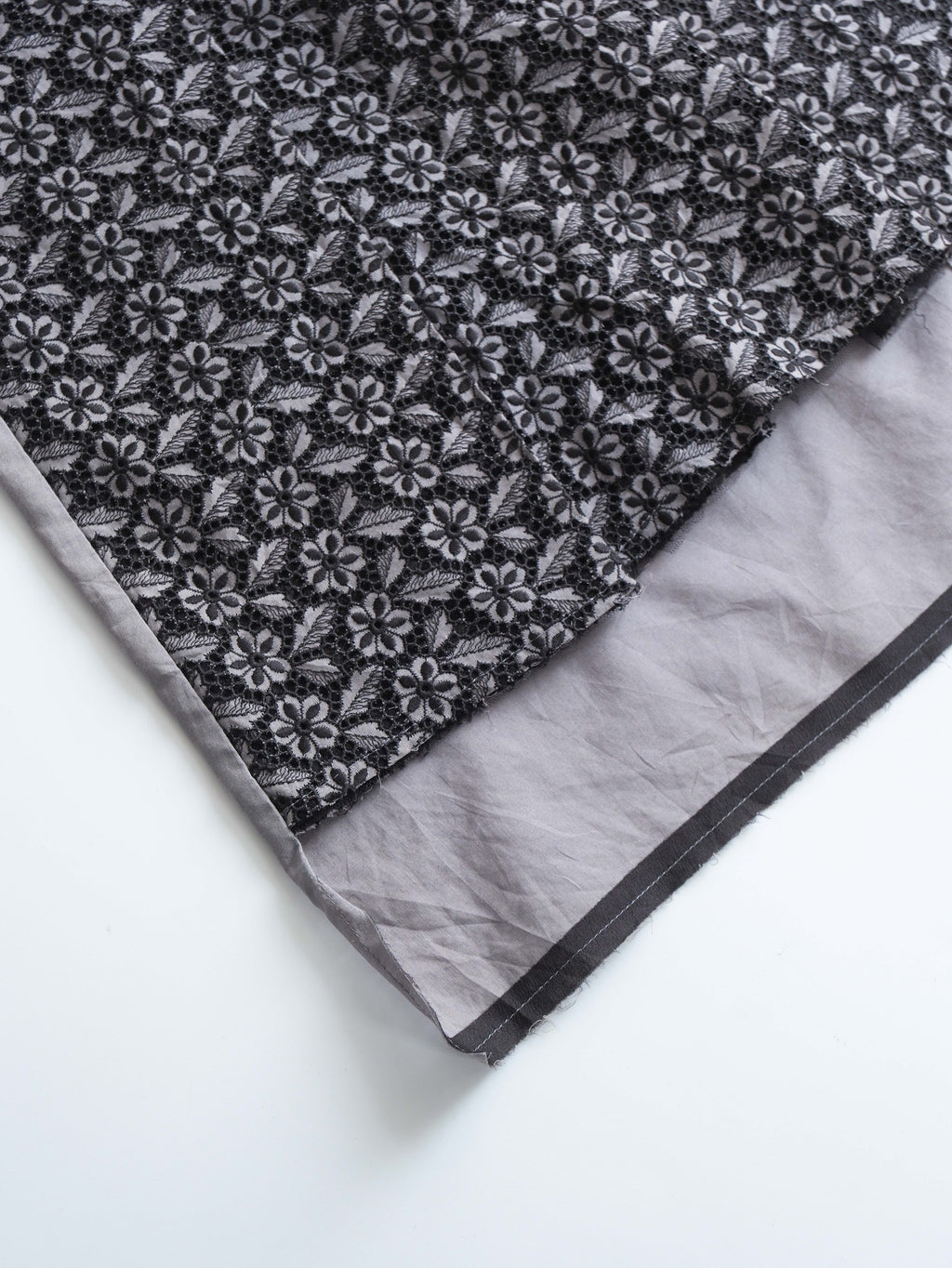 CDG LACE GREY MAIN LINE/ EYELET SKIRT