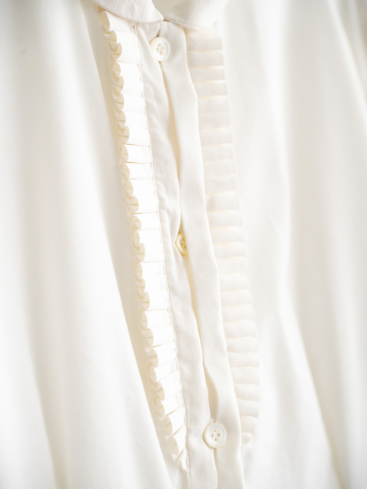 FW1996 PRADA WHITE RUNWAY RUFFLE SS SHIRT