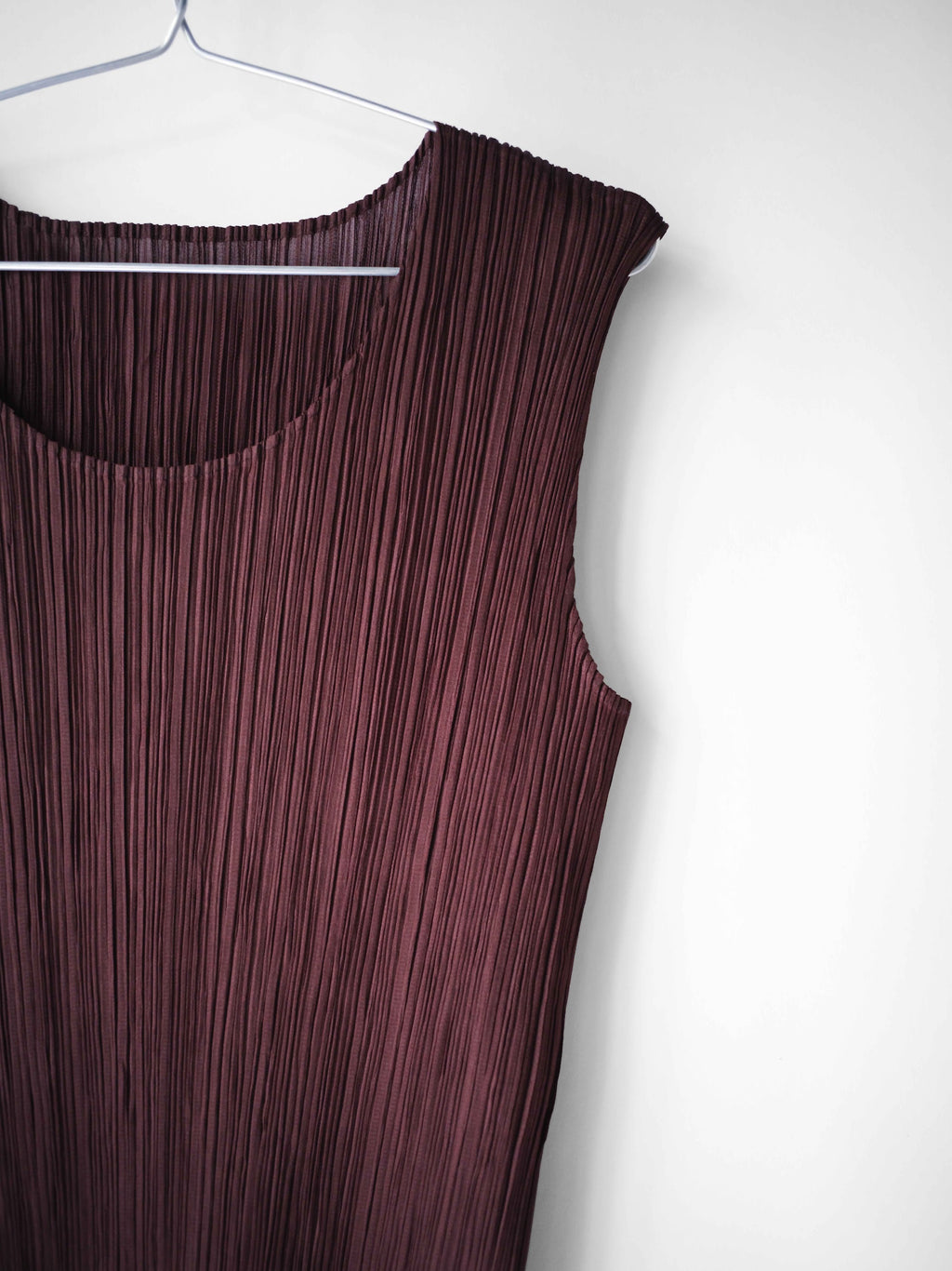 FW2008 ISSEY MIYAKE PLEATSPLEASE PLEATED BROWN TANK TOP