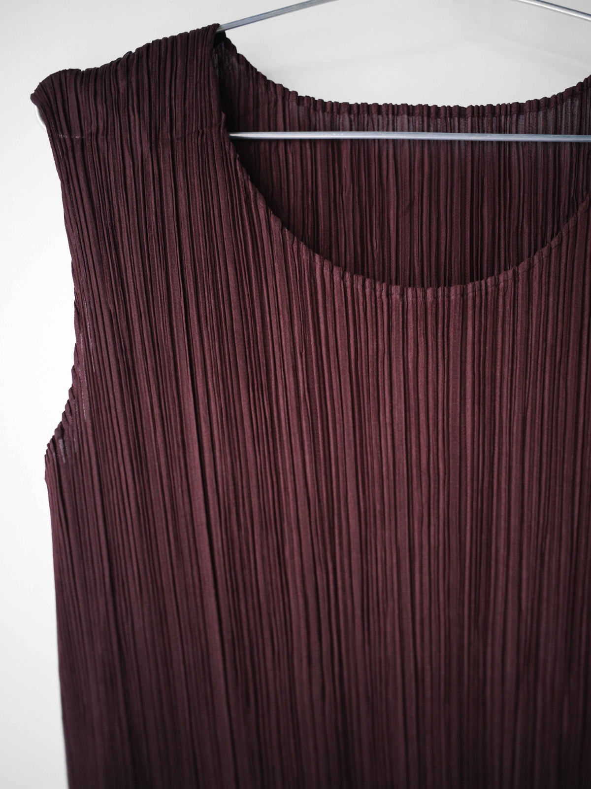 FW2008 ISSEY MIYAKE PLEATSPLEASE PLEATED BROWN TANK TOP