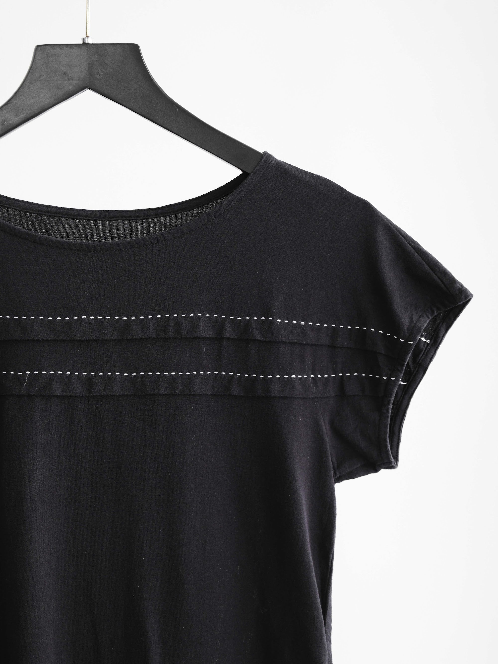 HIROKO KOSHINO EMBROIDERED BLACK HIROKO BIS T-SHIRT