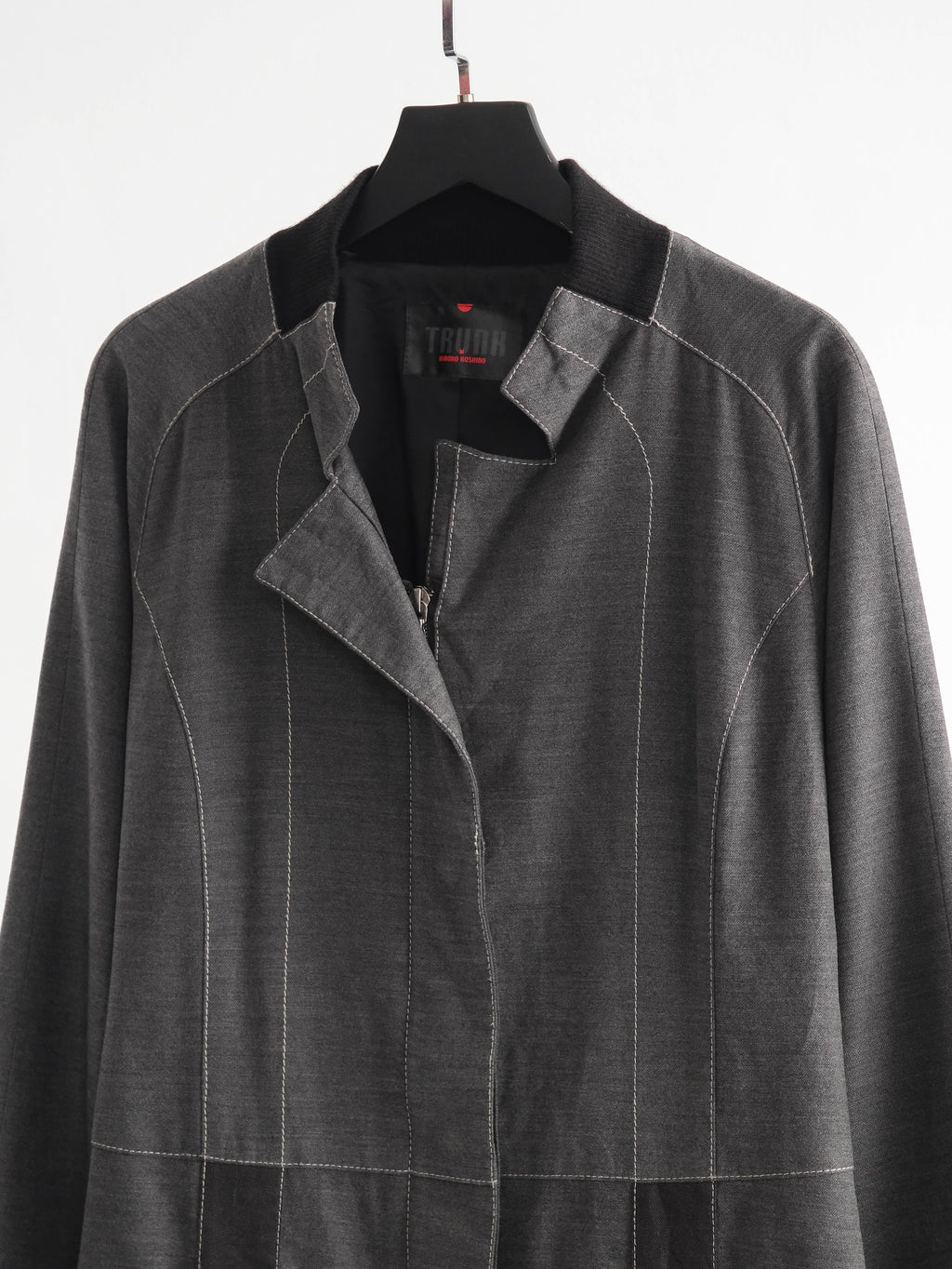 HIROKO KOSHINO EMBROIDERED GREY DARK TRUNK JACKET