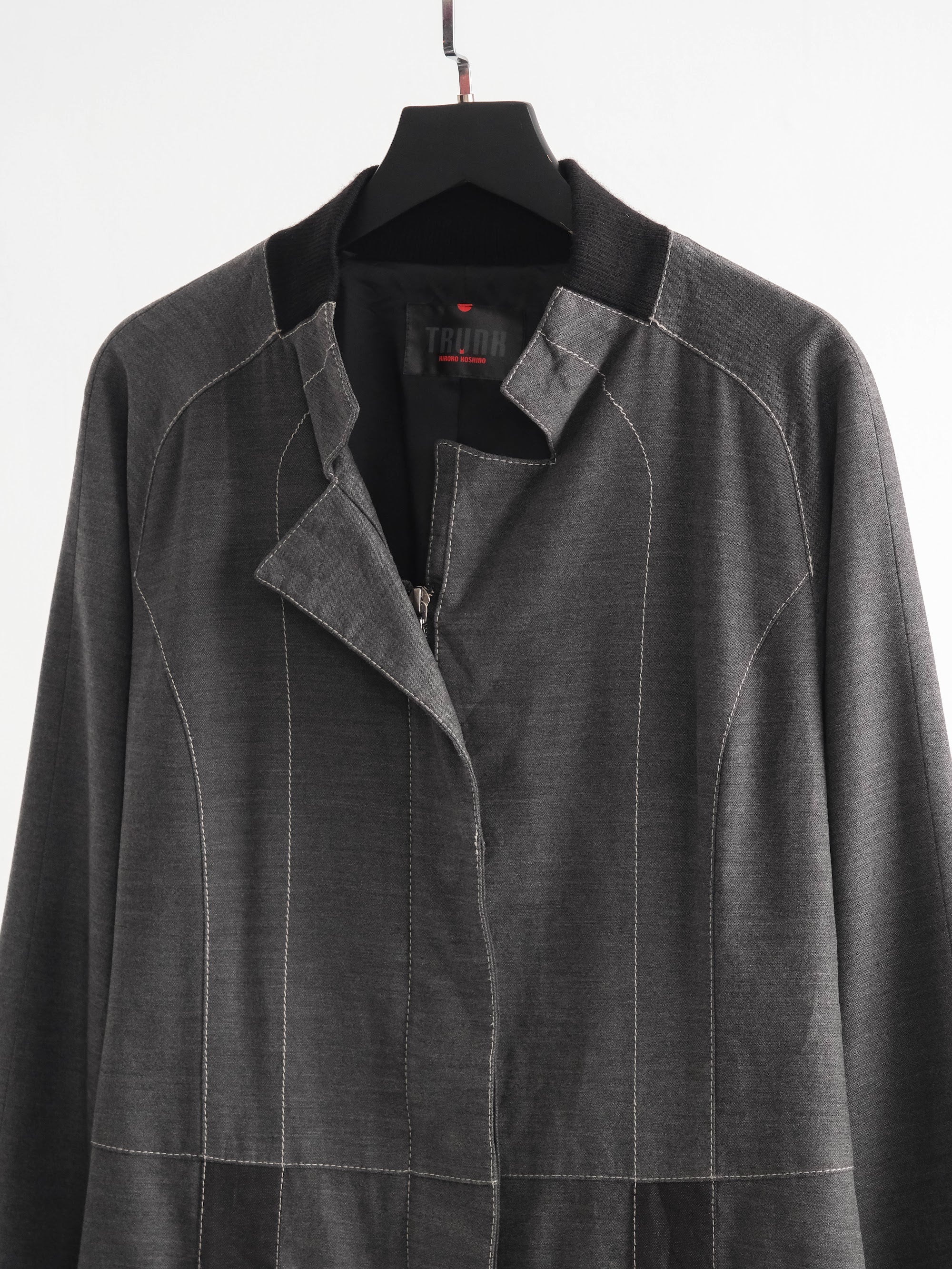 HIROKO KOSHINO EMBROIDERED GREY DARK TRUNK JACKET
