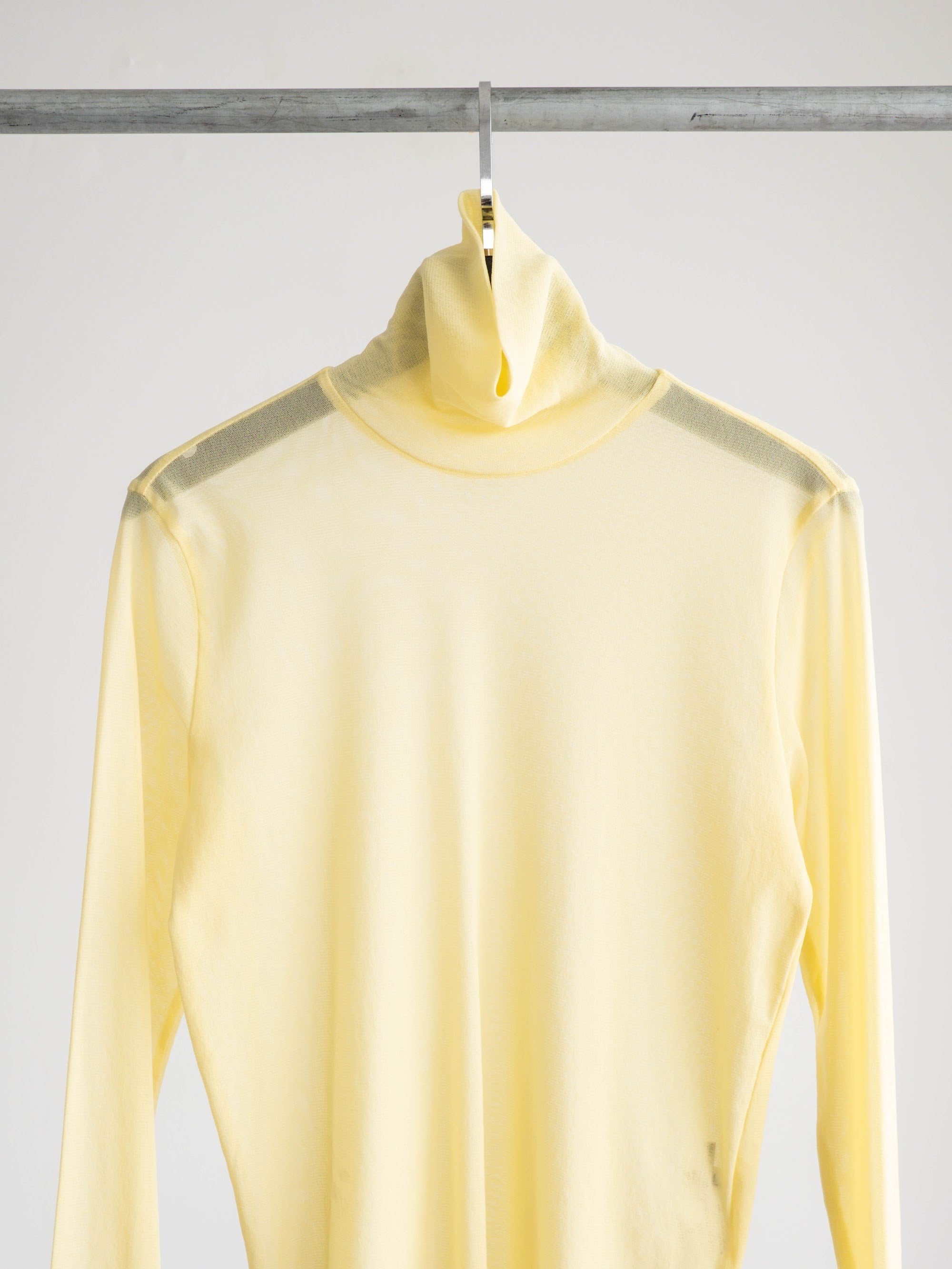 HIROKO KOSHINO LACE YELLOW ESSENTIEL/ HIGH NECK LS T-SHIRT