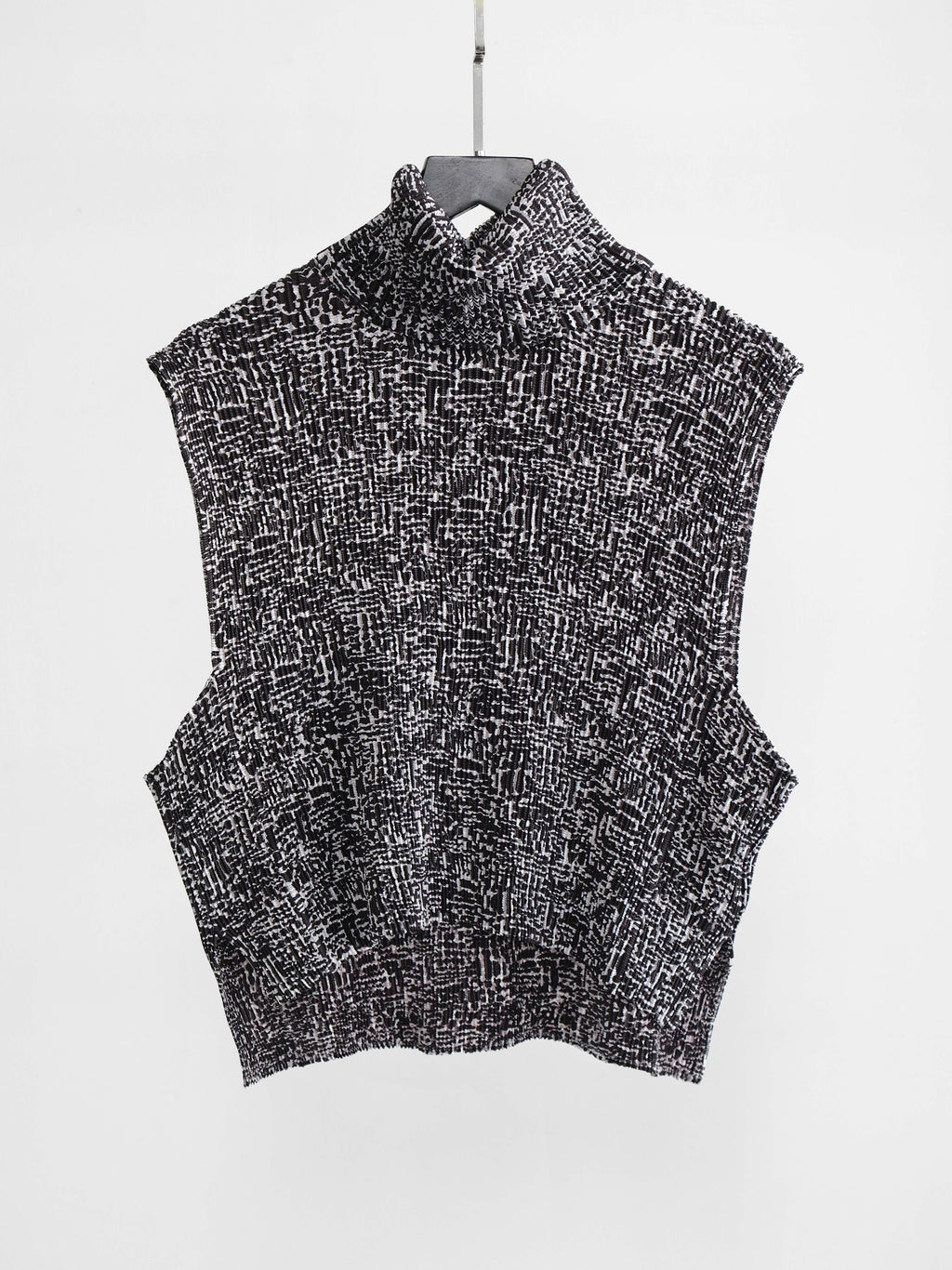 SPECCHIO CRUSHED PLEATS BLACK ZEBRA/ HIGH NECK TANK TOP