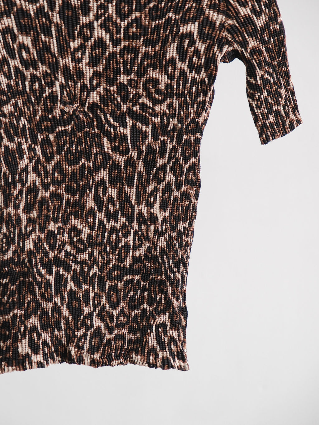 SPECCHIO PLEATS BROWN LEOPARD T-SHIRT