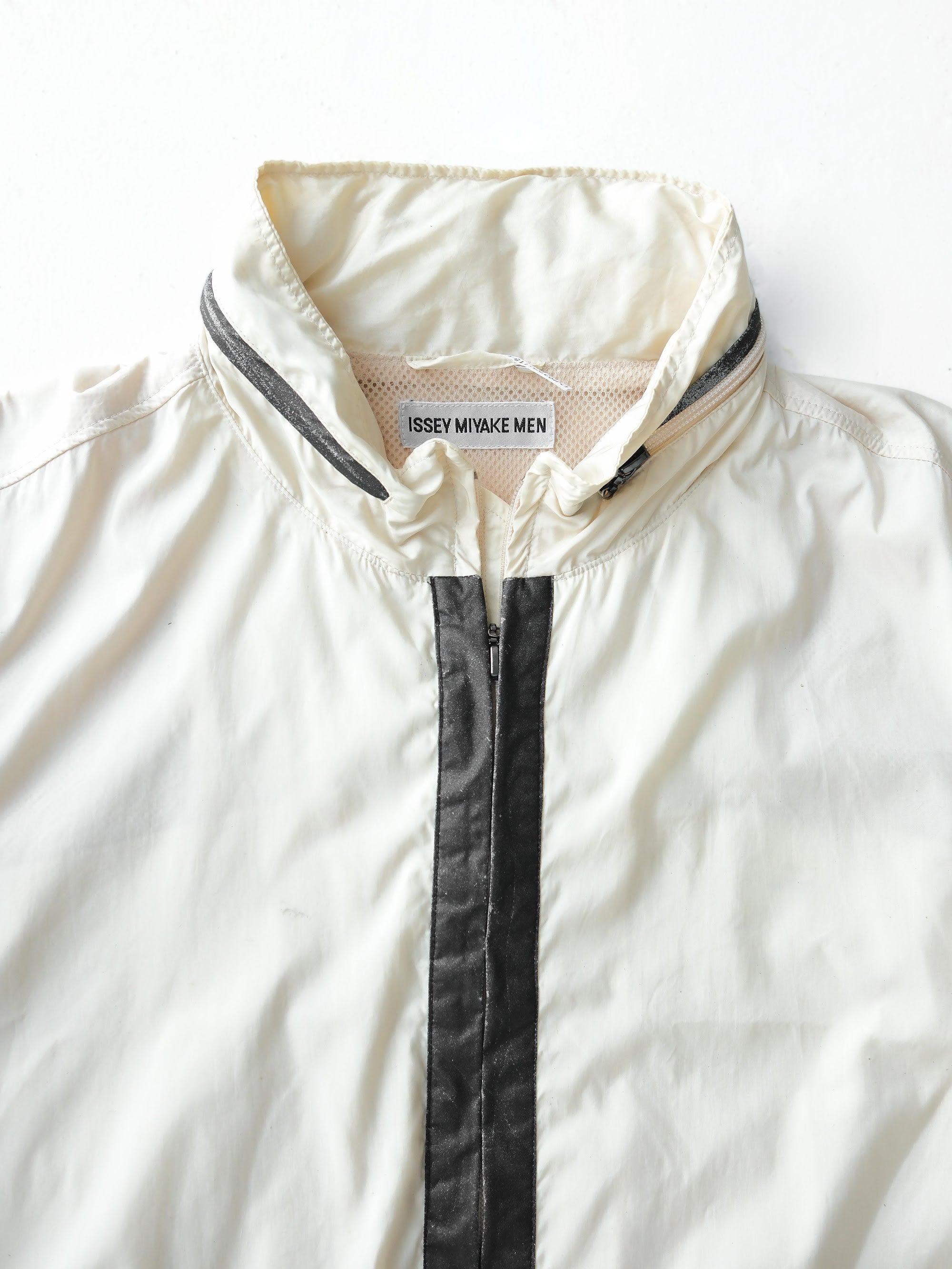SS1998 ISSEY MIYAKE CREAM "MAIN LINE" RUNWAY JACKET