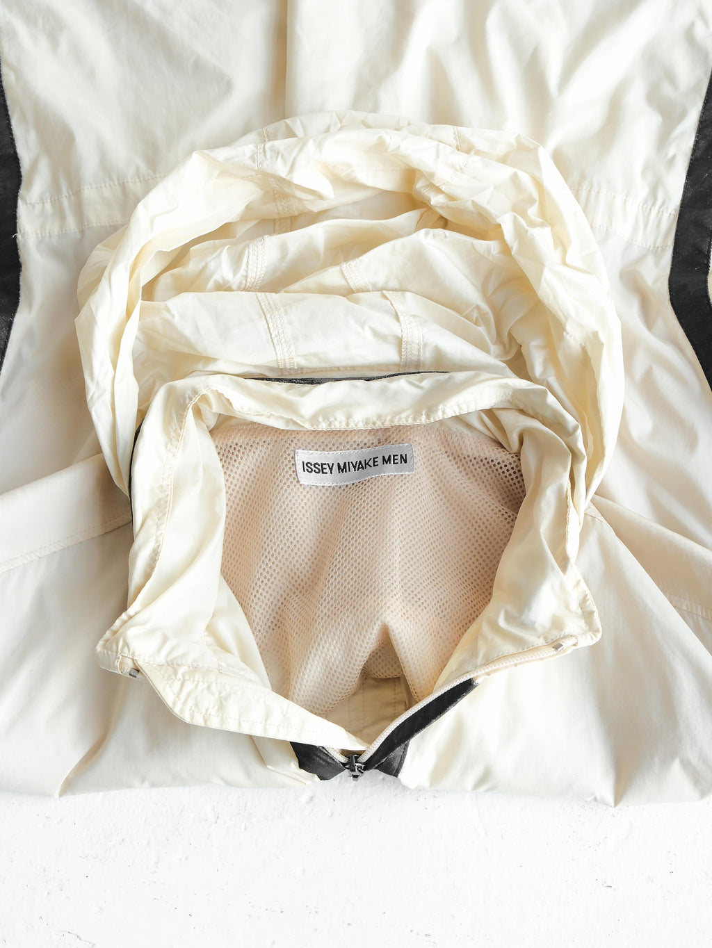 SS1998 ISSEY MIYAKE CREAM "MAIN LINE" RUNWAY JACKET