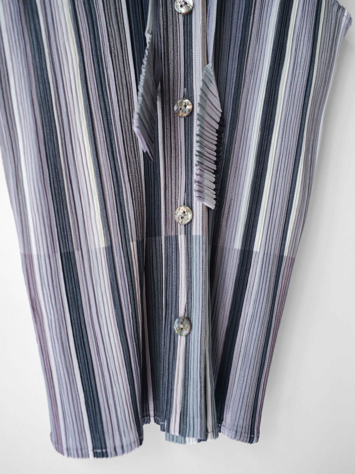 SS2003 ISSEY MIYAKE PLEATSPLEASE PLEATED GREEN SLEEVELESS SS SHIRT