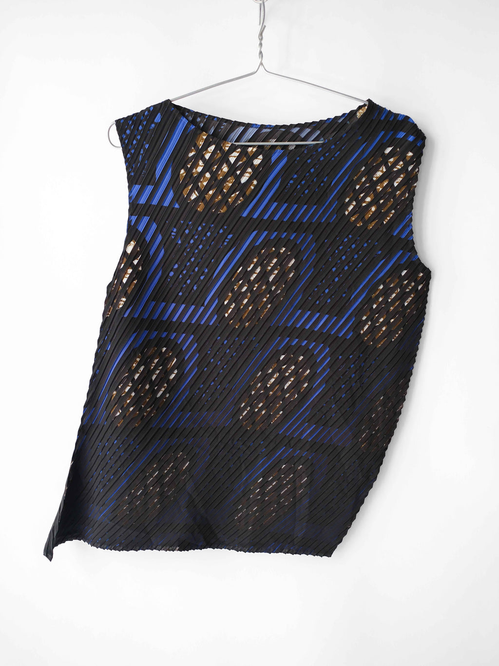 SS2007 ISSEY MIYAKE PLEATED BLACK MAINLINE ABSTRACT PRINT TANK TOP