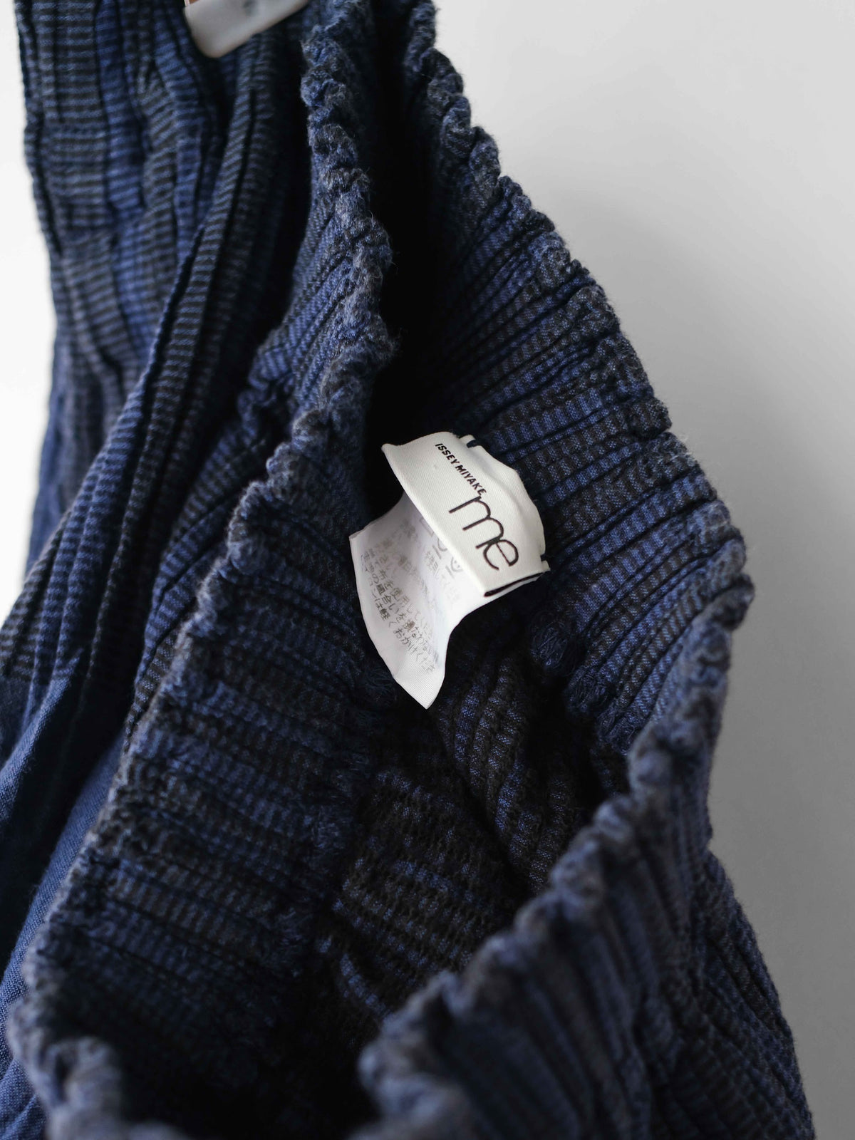 SS2018 ISSEY MIYAKE ME PLEATED NAVY TARTAN SKIRT