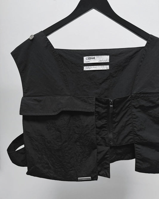 untilfaded-c2h4-vest-close-up-tag