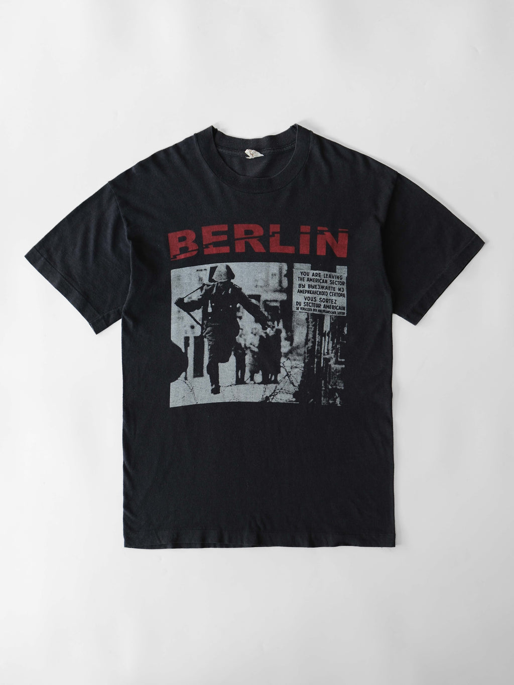 VINTAGE BLACK " BERLIN THE WALL " T-SHIRT