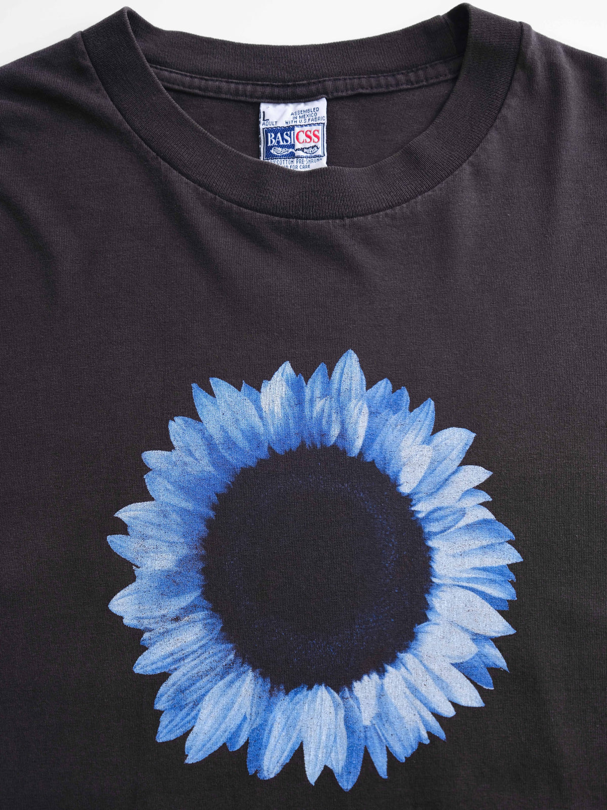 VINTAGE BLACK BUSH "RAZORBLADE SUITCASE" LS T-SHIRT