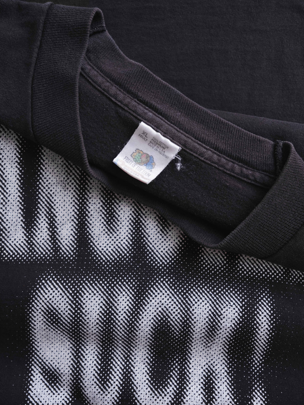 VINTAGE BLACK FASHION VICTIM "HANGOVERS SUCK!" T-SHIRT