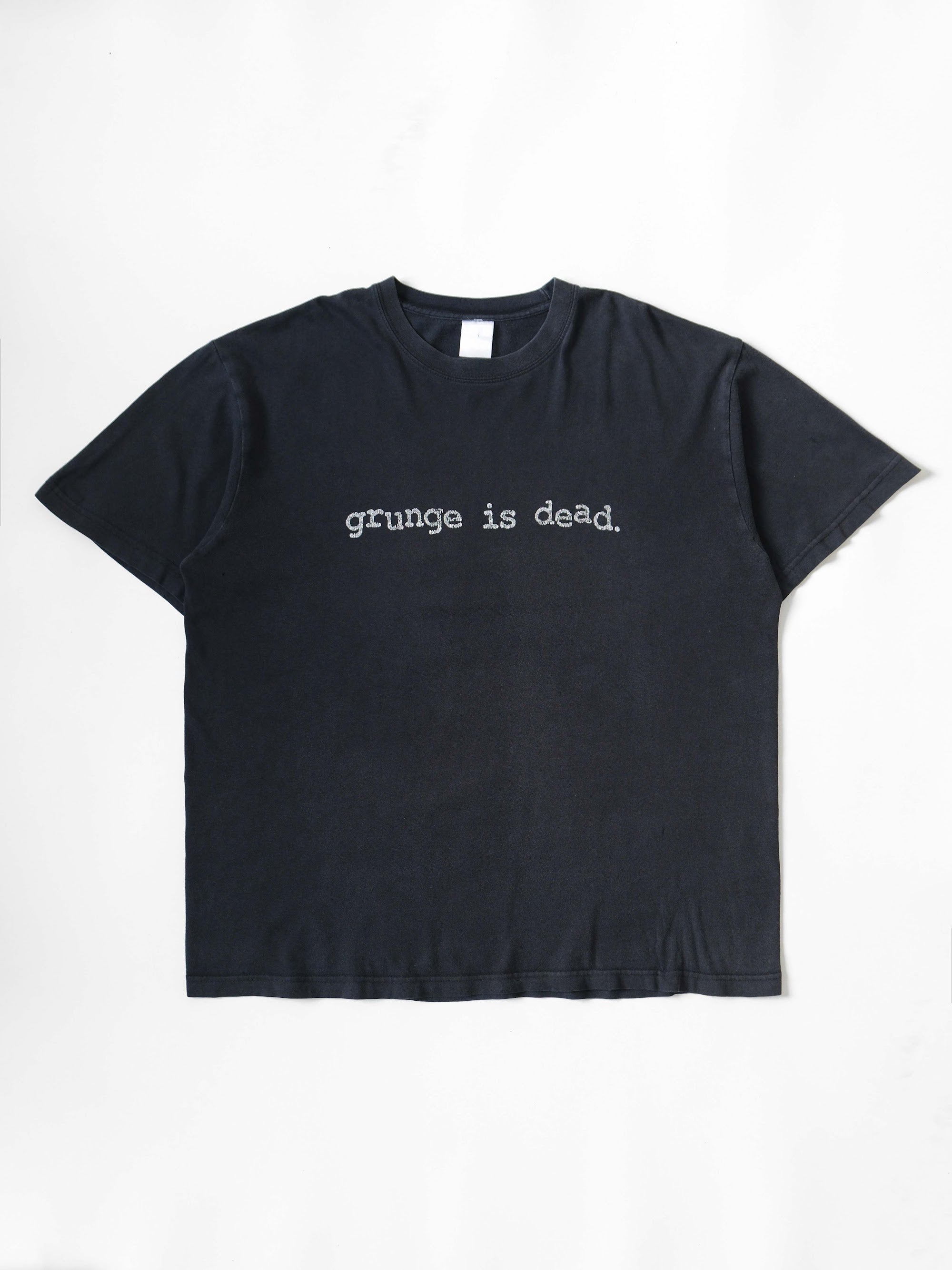 VINTAGE BLACK GRUNGE IS DEAD T-SHIRT