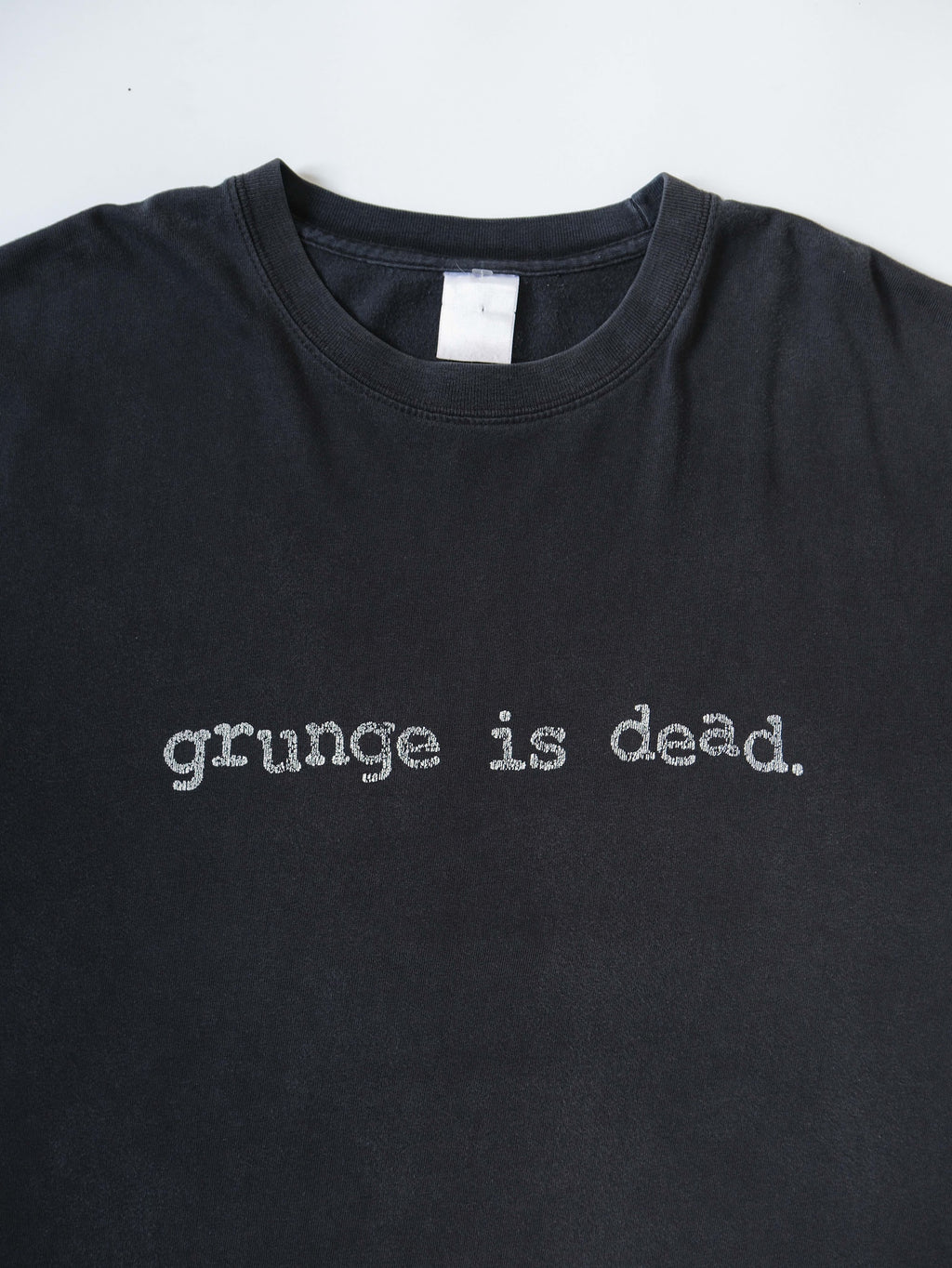 VINTAGE BLACK GRUNGE IS DEAD T-SHIRT
