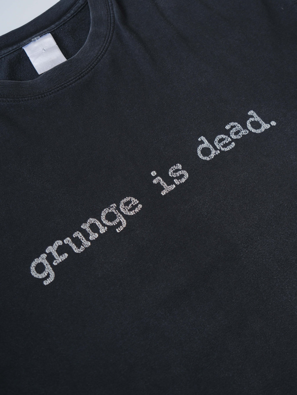 VINTAGE BLACK GRUNGE IS DEAD T-SHIRT