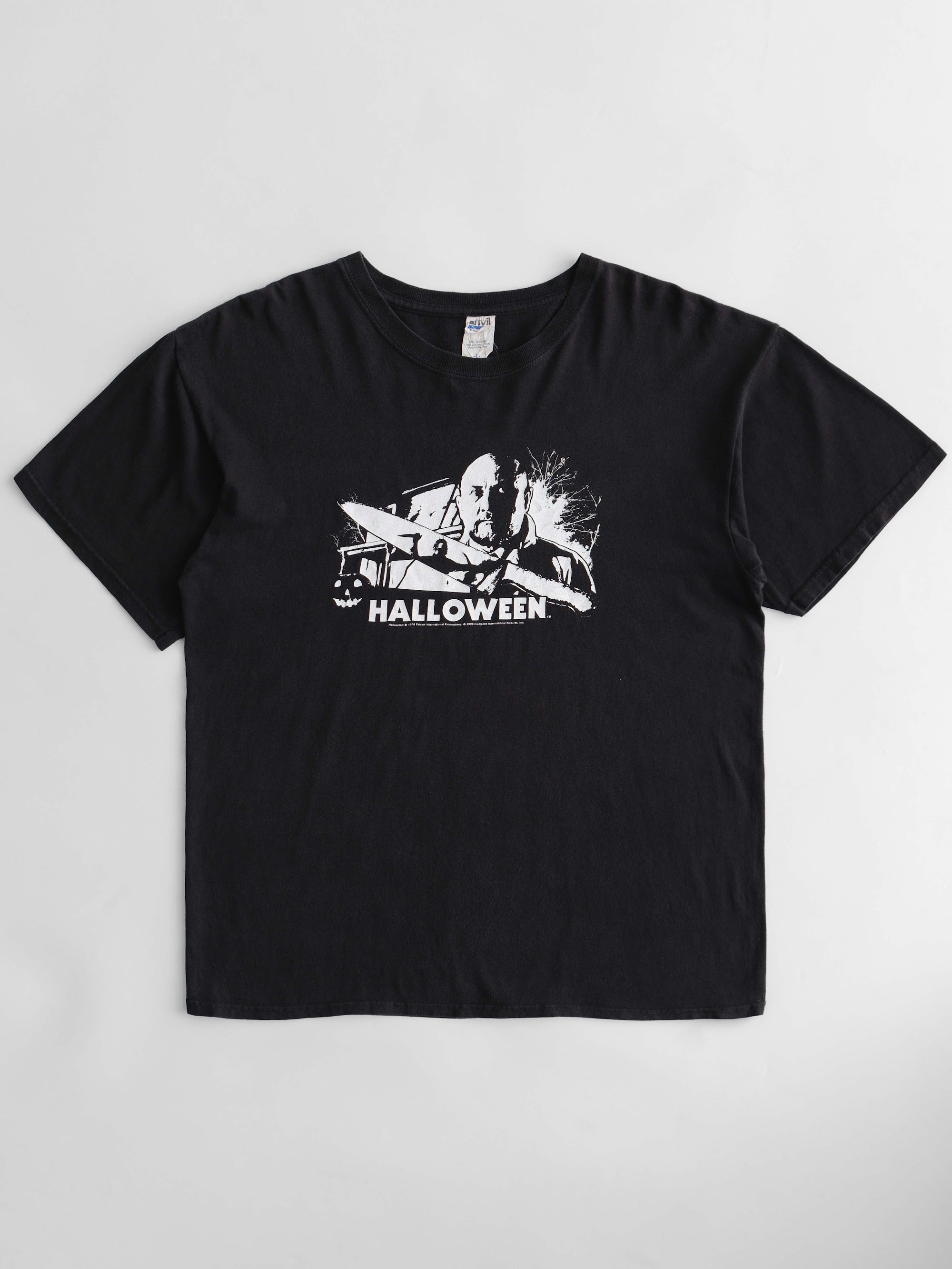 VINTAGE BLACK HALLOWEEN T-SHIRT