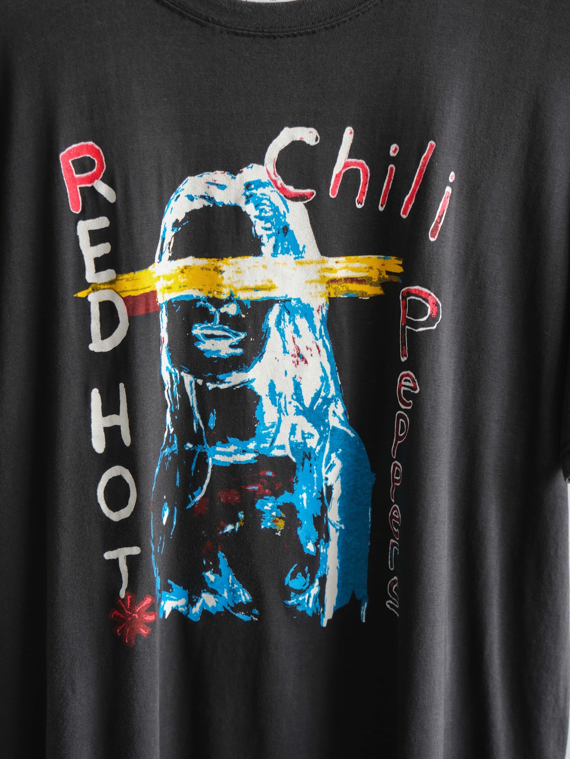 VINTAGE BLACK RED HOT CHILI PEPPERS " BY THE WAY " BOOTLEG T-SHIRT