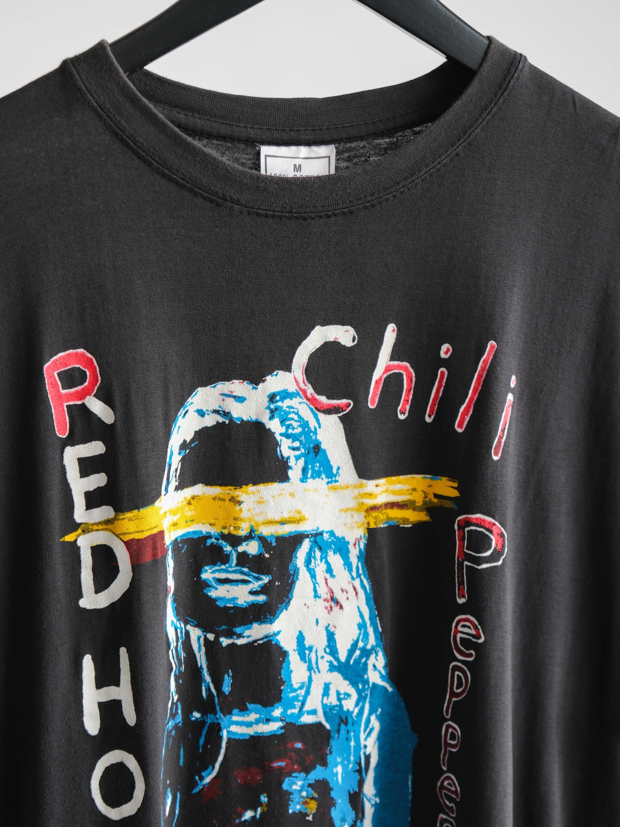 VINTAGE BLACK RED HOT CHILI PEPPERS " BY THE WAY " BOOTLEG T-SHIRT