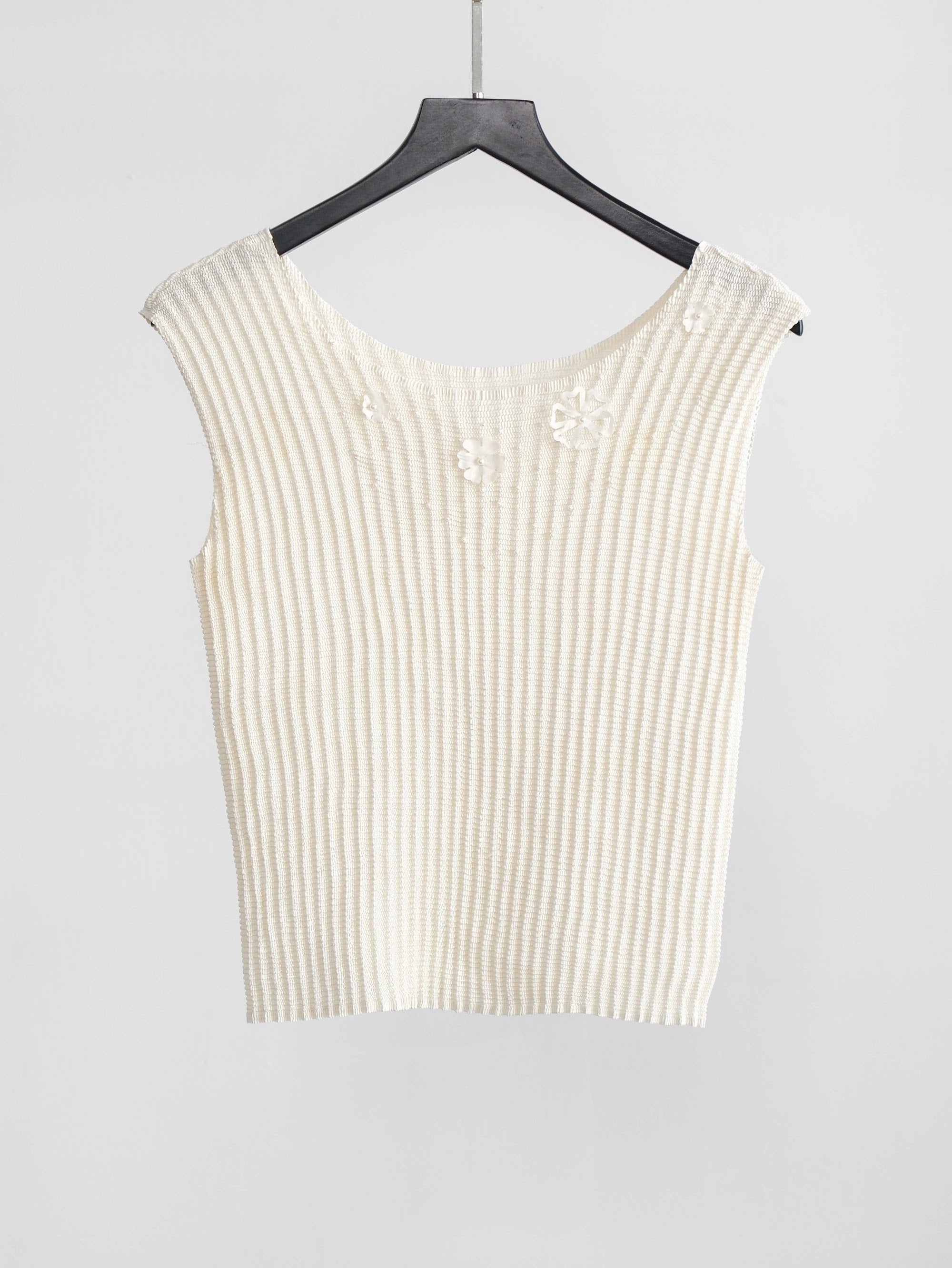 VINTAGE FLORAL CREAM PLEATS/ NO BRAND TANK TOP
