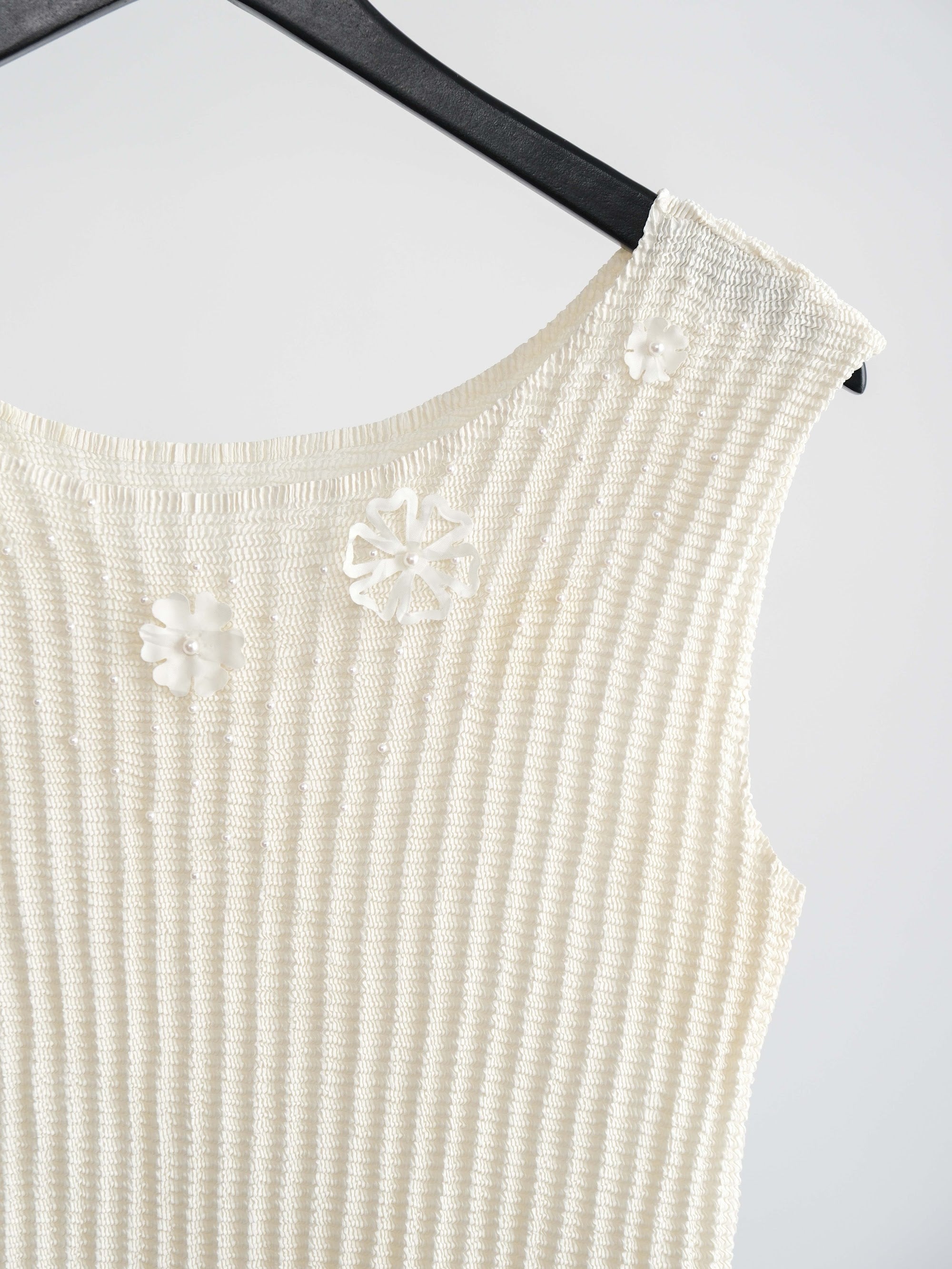 VINTAGE FLORAL CREAM PLEATS/ NO BRAND TANK TOP