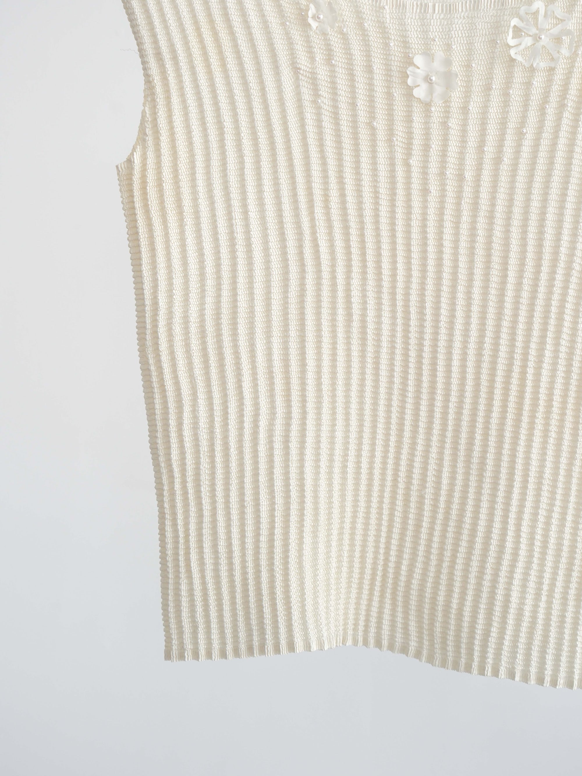 VINTAGE FLORAL CREAM PLEATS/ NO BRAND TANK TOP