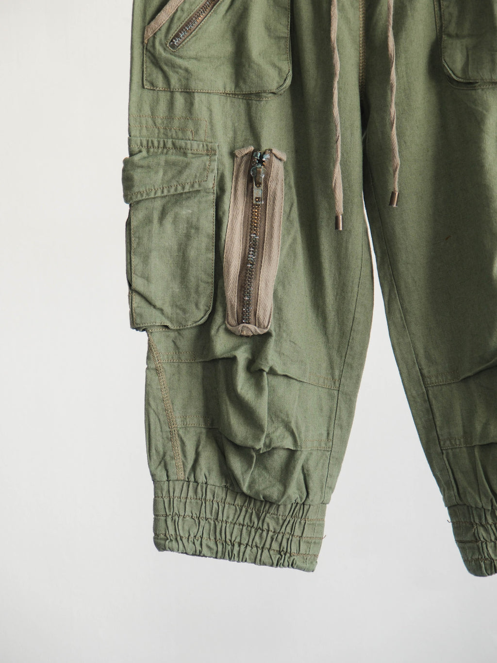 VINTAGE GREEN GOA/ CROPPED PANTS