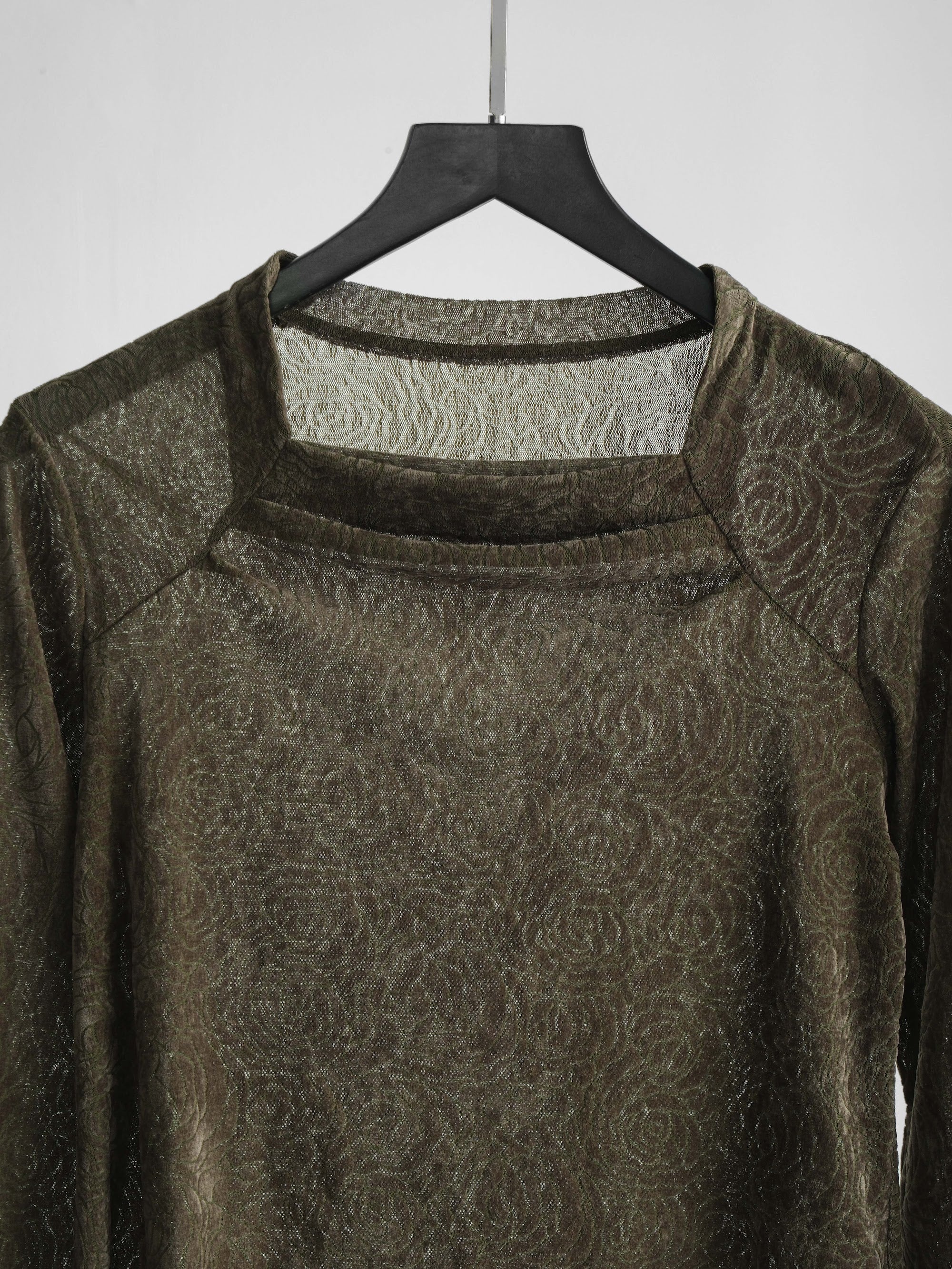 VINTAGE LACE GREEN CECI OU CELA/ FLORAL LS T-SHIRT