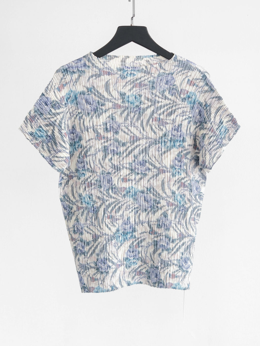 VINTAGE PLEATS BLUE VINVERT/ FLORAL/ HIGH NECK T-SHIRT