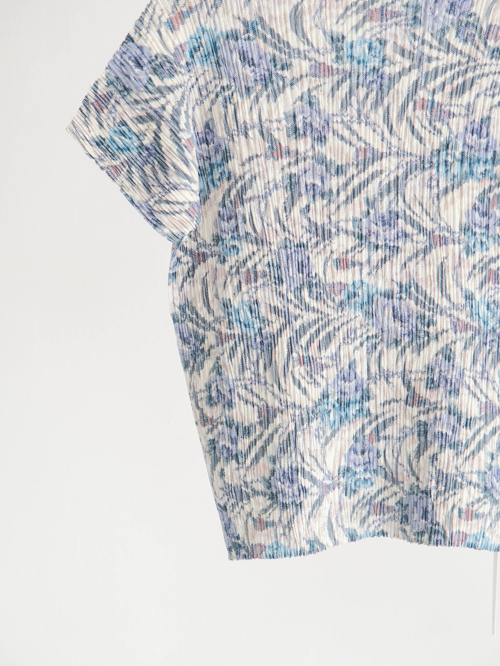 VINTAGE PLEATS BLUE VINVERT/ FLORAL/ HIGH NECK T-SHIRT