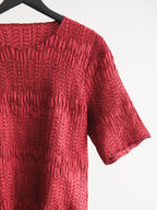 VINTAGE PLEATS RED NICCOLE T-SHIRT