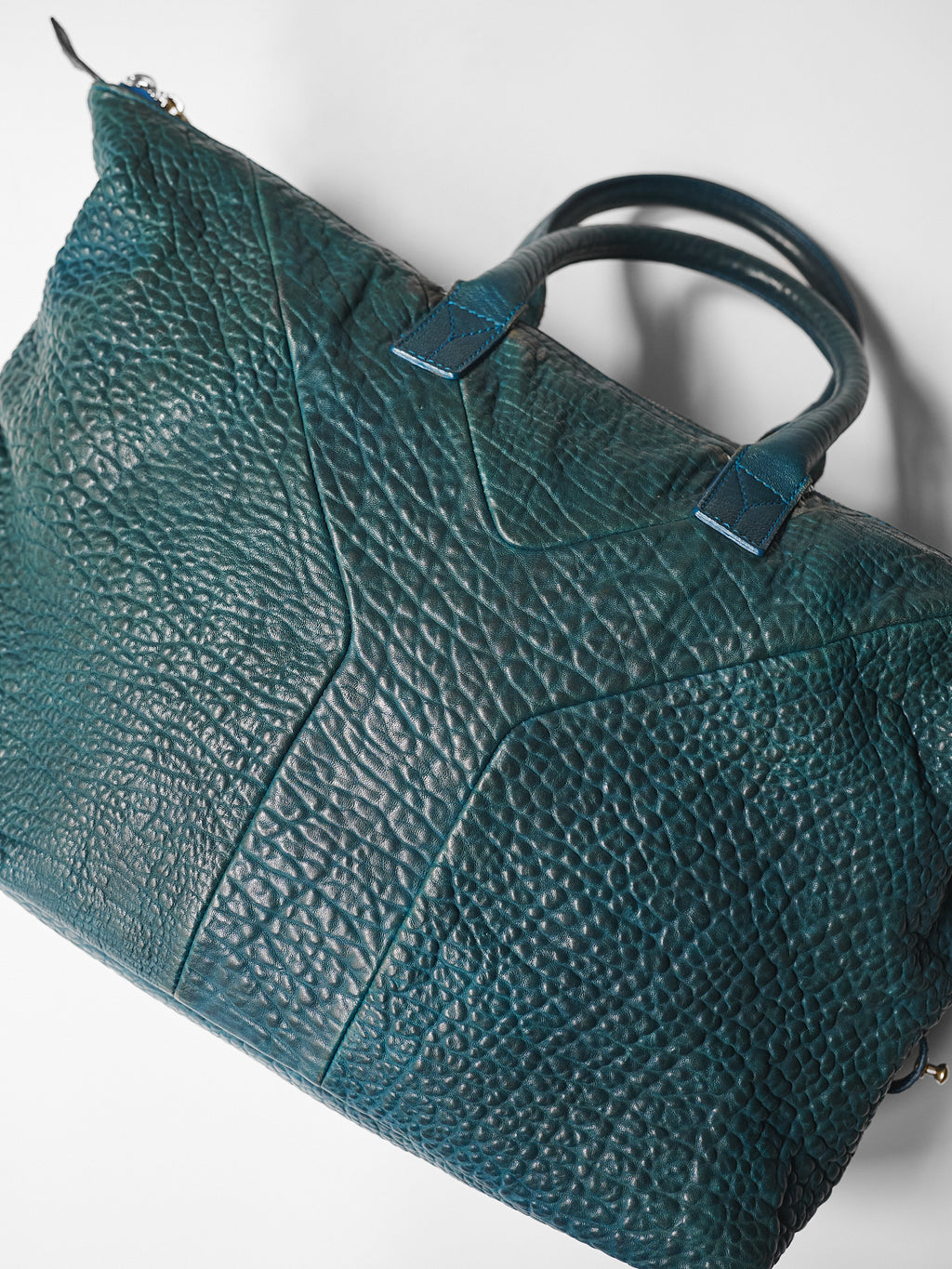 YVES SAINT LAURENT BLUE LEATHER TOTE BAG